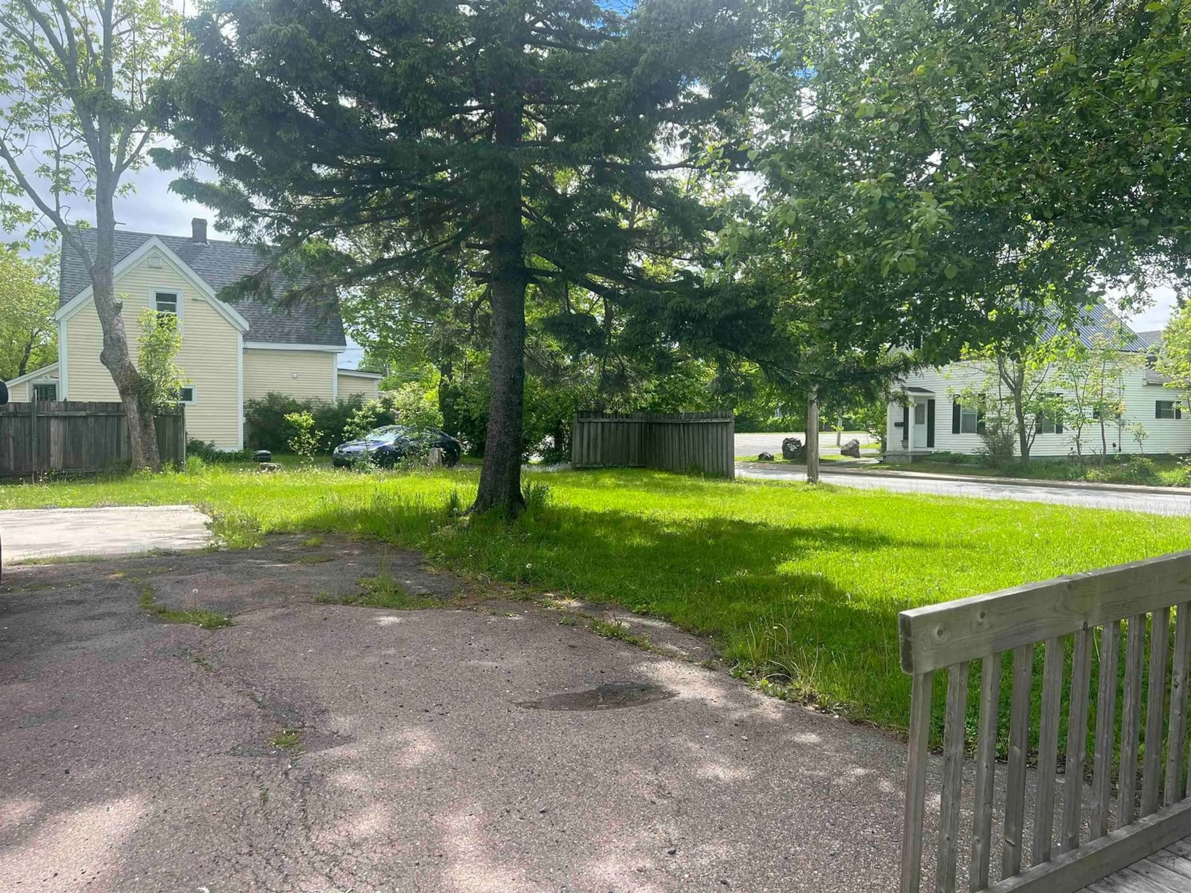A pic from outside/outdoor area/front of a property/back of a property/a pic from drone, street for 376 Washington St, New Glasgow Nova Scotia B2H 3M4