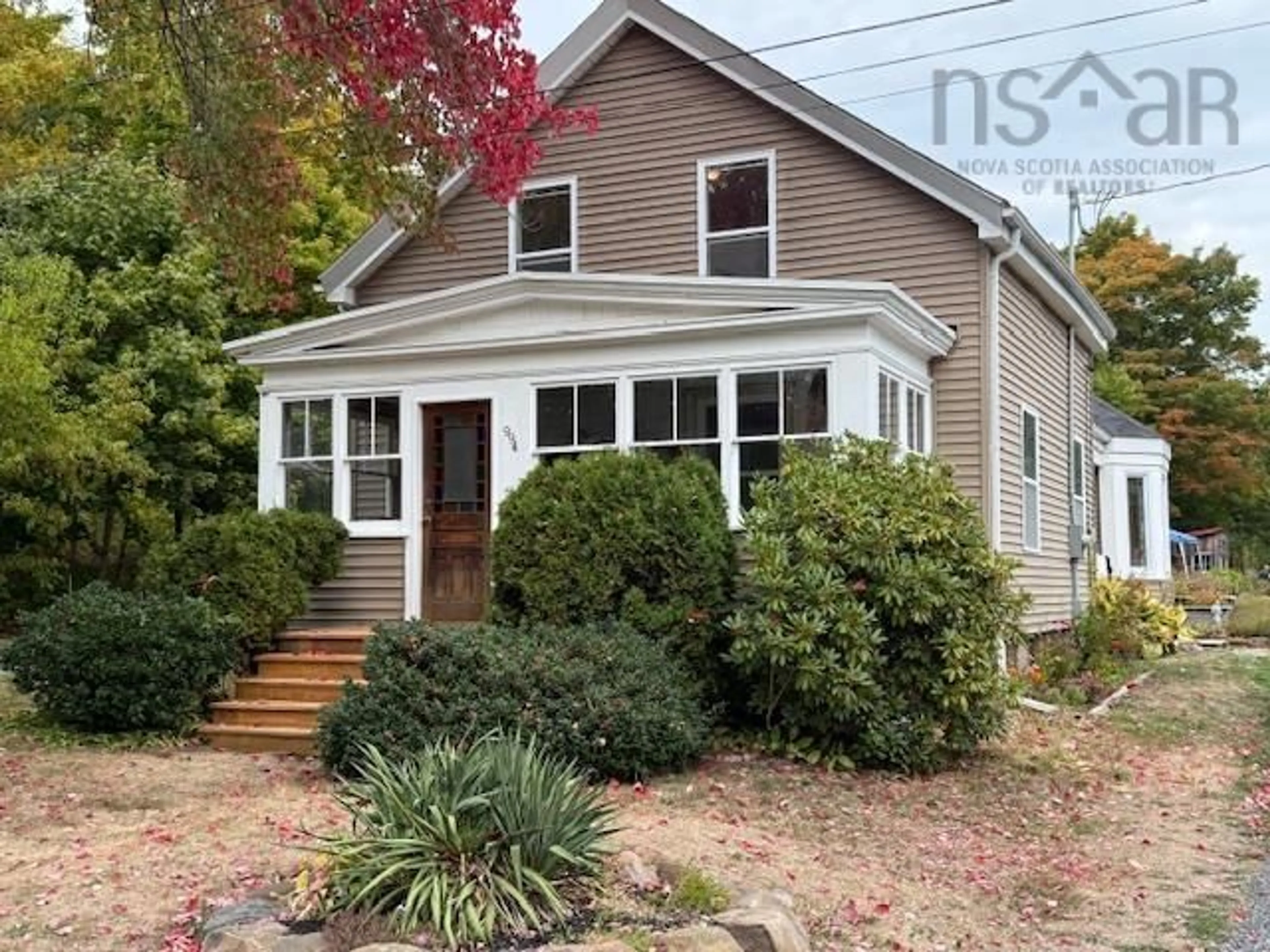 Home with vinyl exterior material, street for 994 Pleasant St, Canning Nova Scotia B0P 1H0