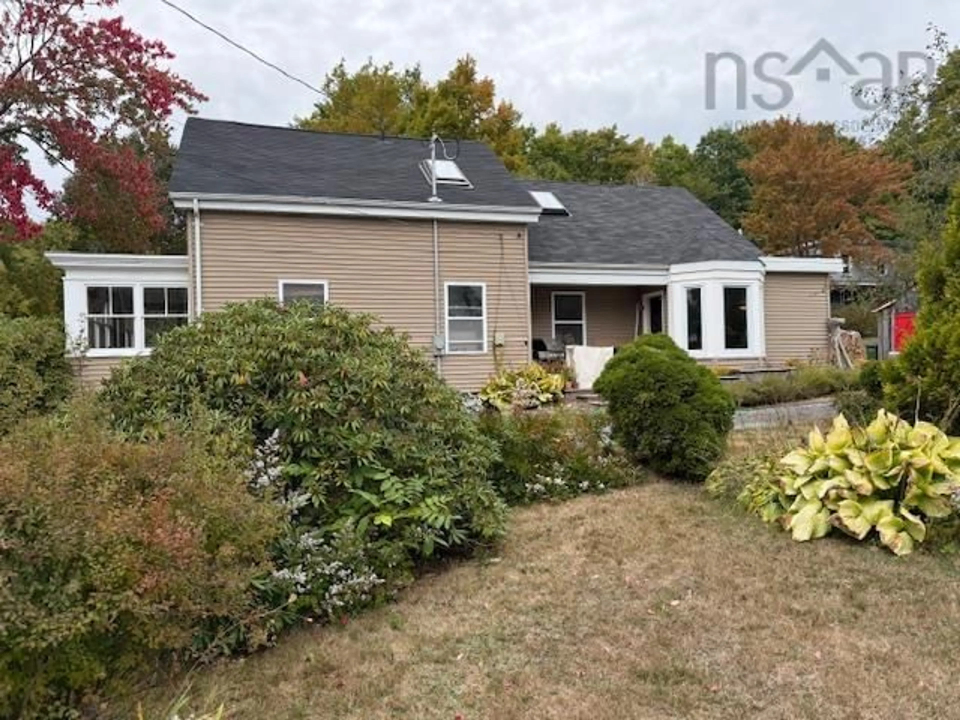 A pic from outside/outdoor area/front of a property/back of a property/a pic from drone, street for 994 Pleasant St, Canning Nova Scotia B0P 1H0
