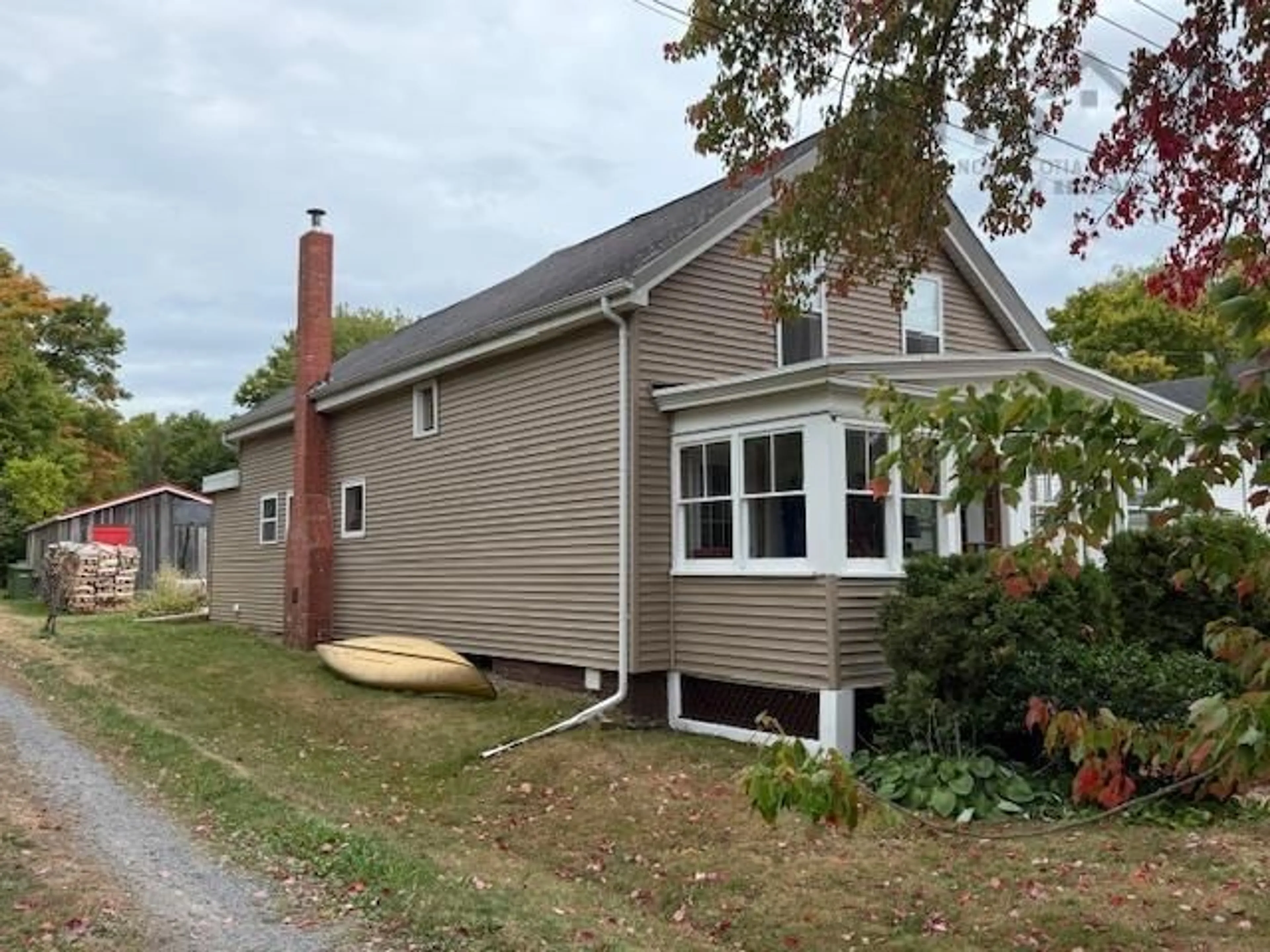 Home with vinyl exterior material, street for 994 Pleasant St, Canning Nova Scotia B0P 1H0