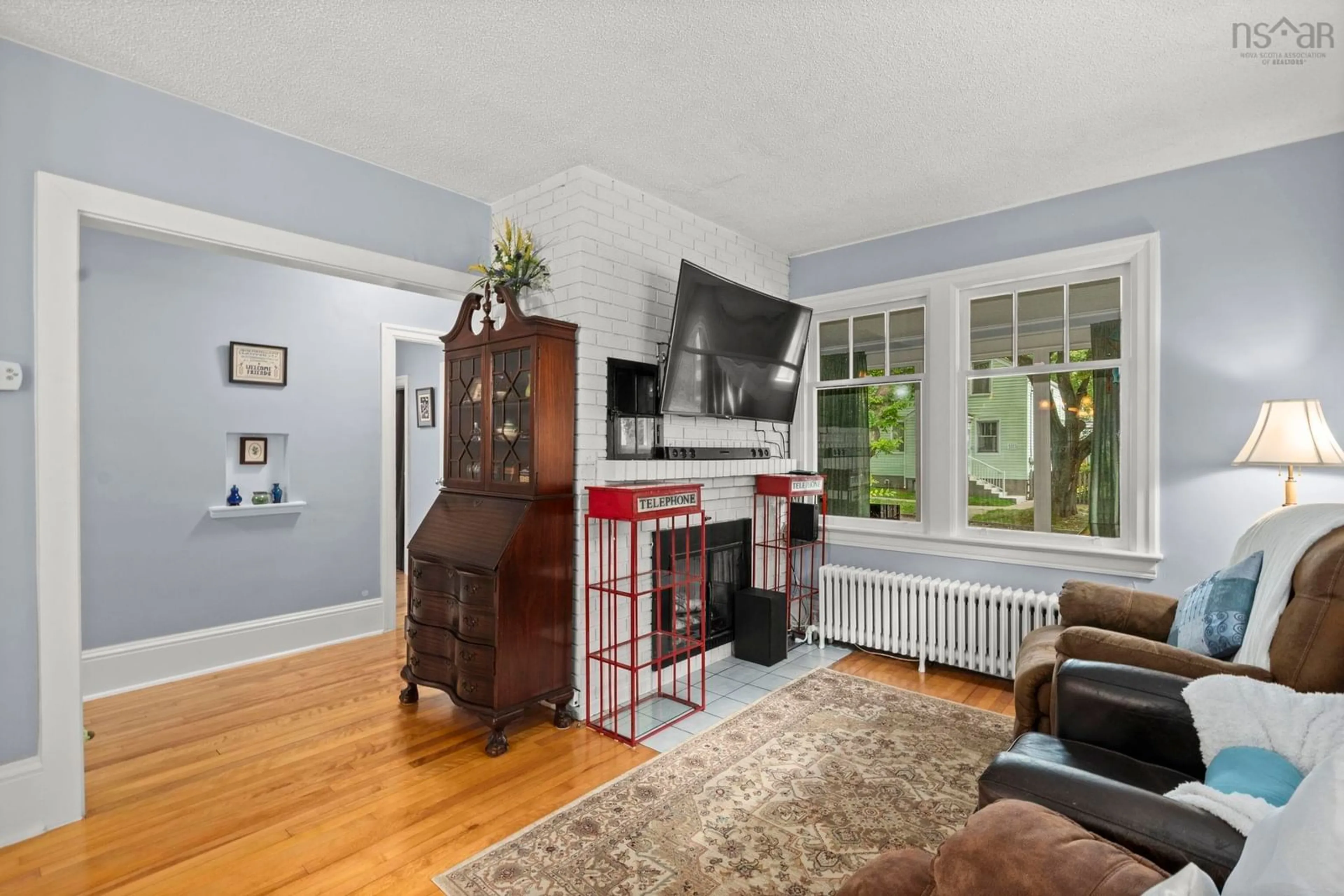 Living room with furniture, unknown for 2512 Poplar St, Halifax Nova Scotia B3L 2Y8