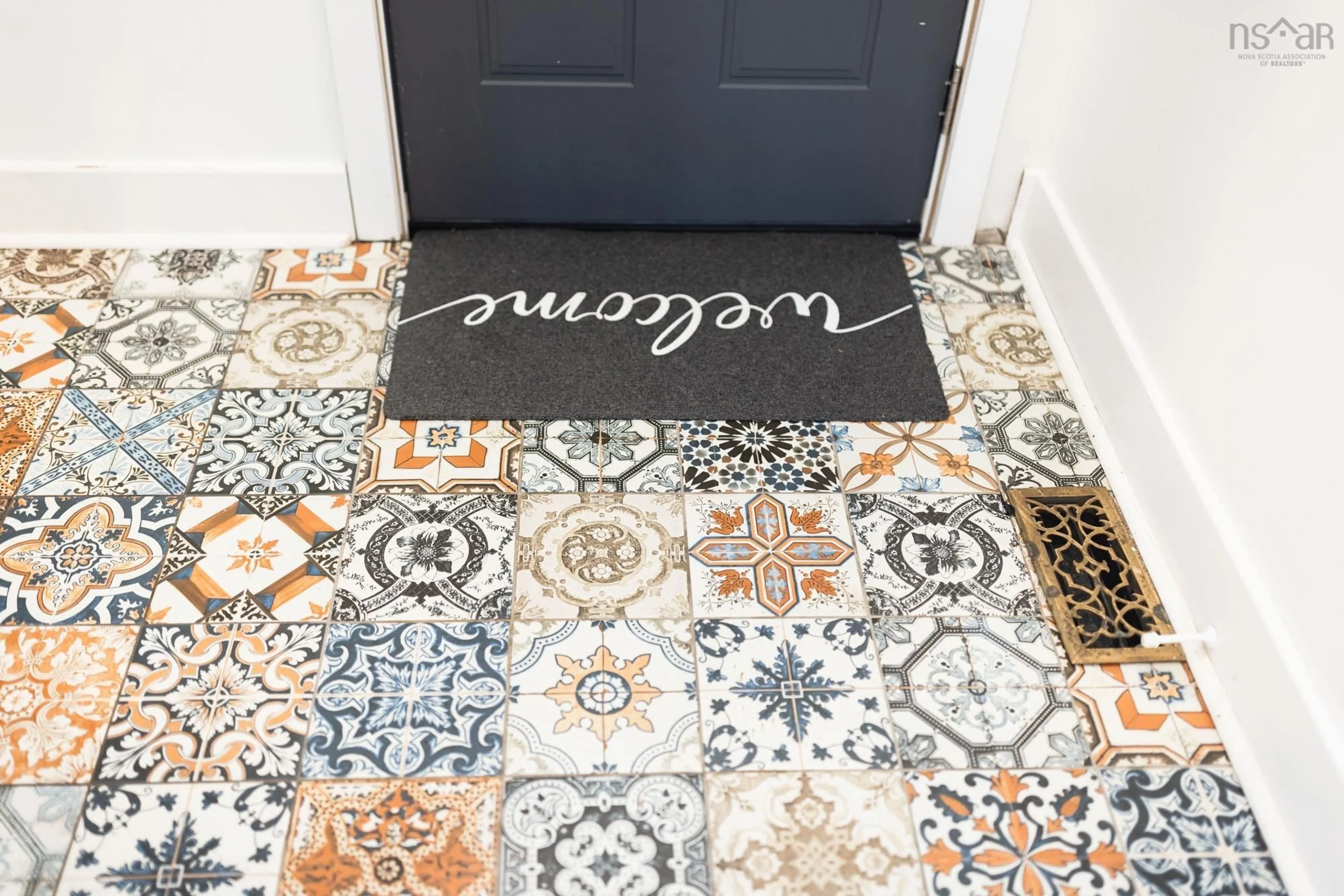 Indoor entryway for 91 Symonds St, Dartmouth Nova Scotia B3A 3M1