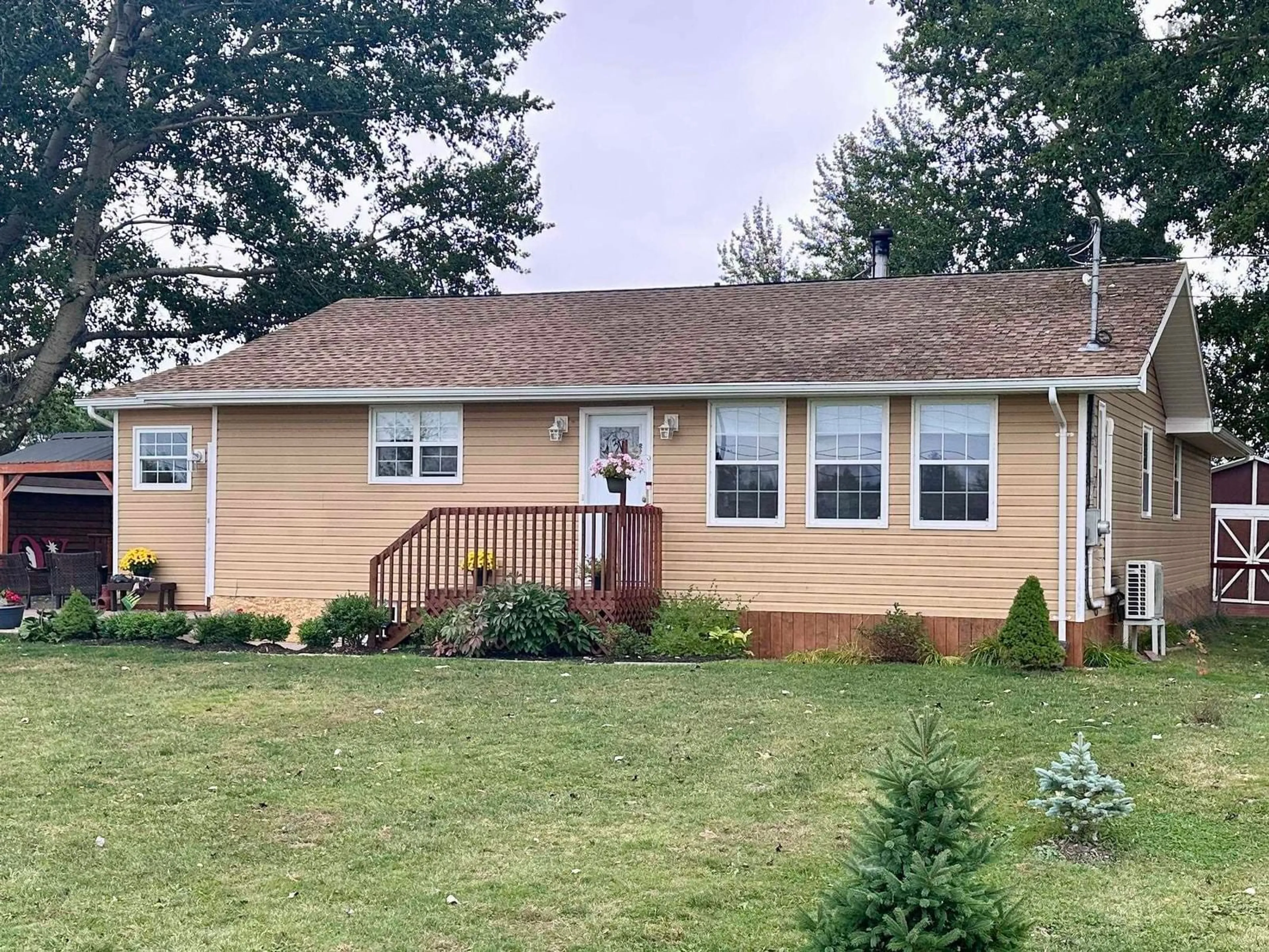 Home with vinyl exterior material, unknown for 9322 Highway 14, Woodville Nova Scotia B0N 2A0