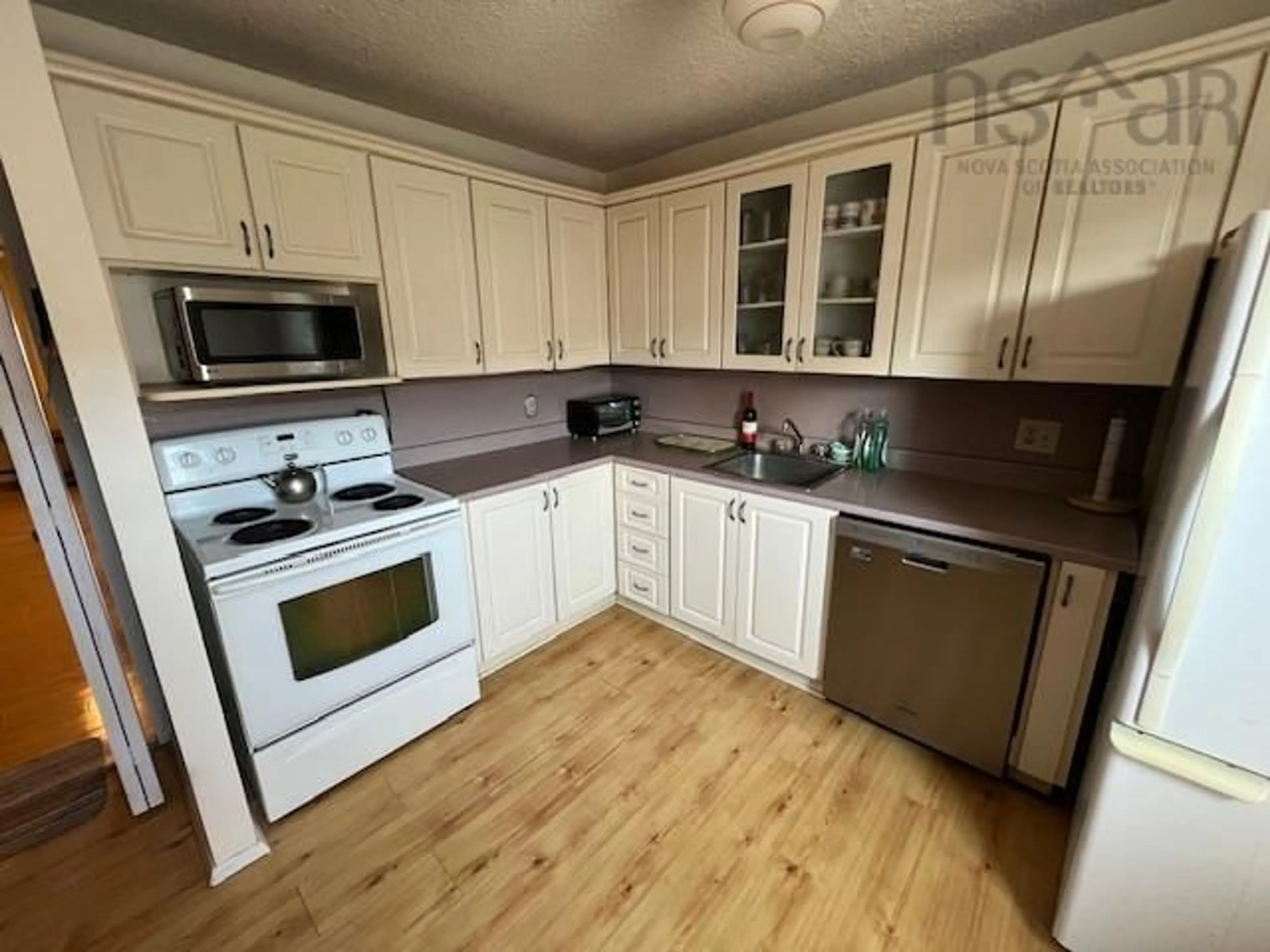 Standard kitchen, unknown for 5551 Stoneham, Halifax Nova Scotia B3K 4A6