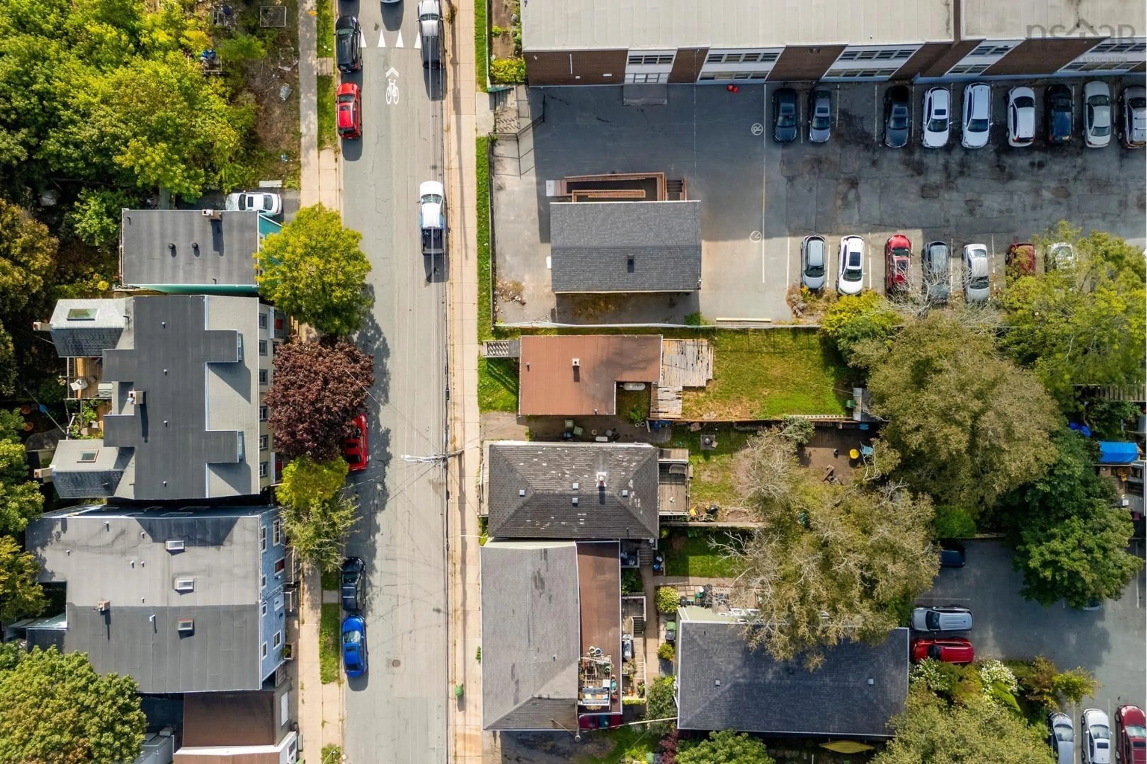 A pic from outside/outdoor area/front of a property/back of a property/a pic from drone, street for 2576 Creighton St, Halifax Nova Scotia B3K 3S4