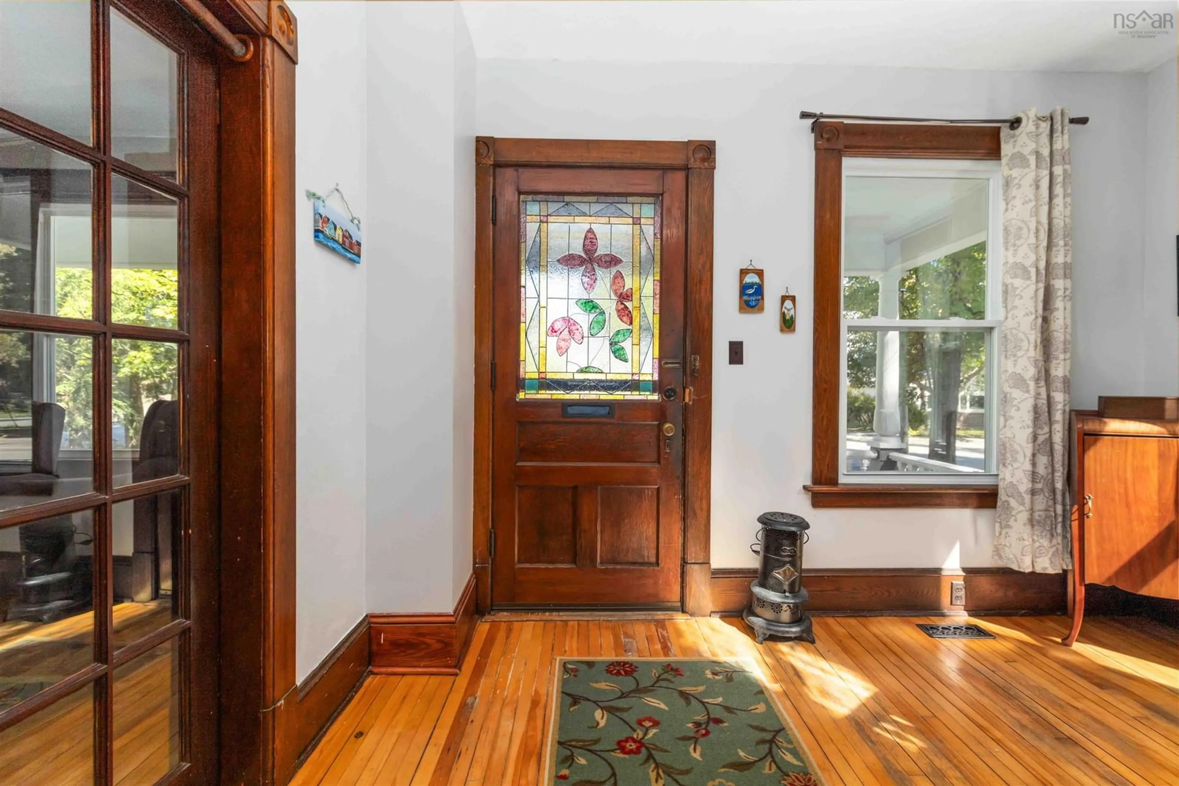 Indoor entryway for 61 York St, Bridgewater Nova Scotia B4V 1R1