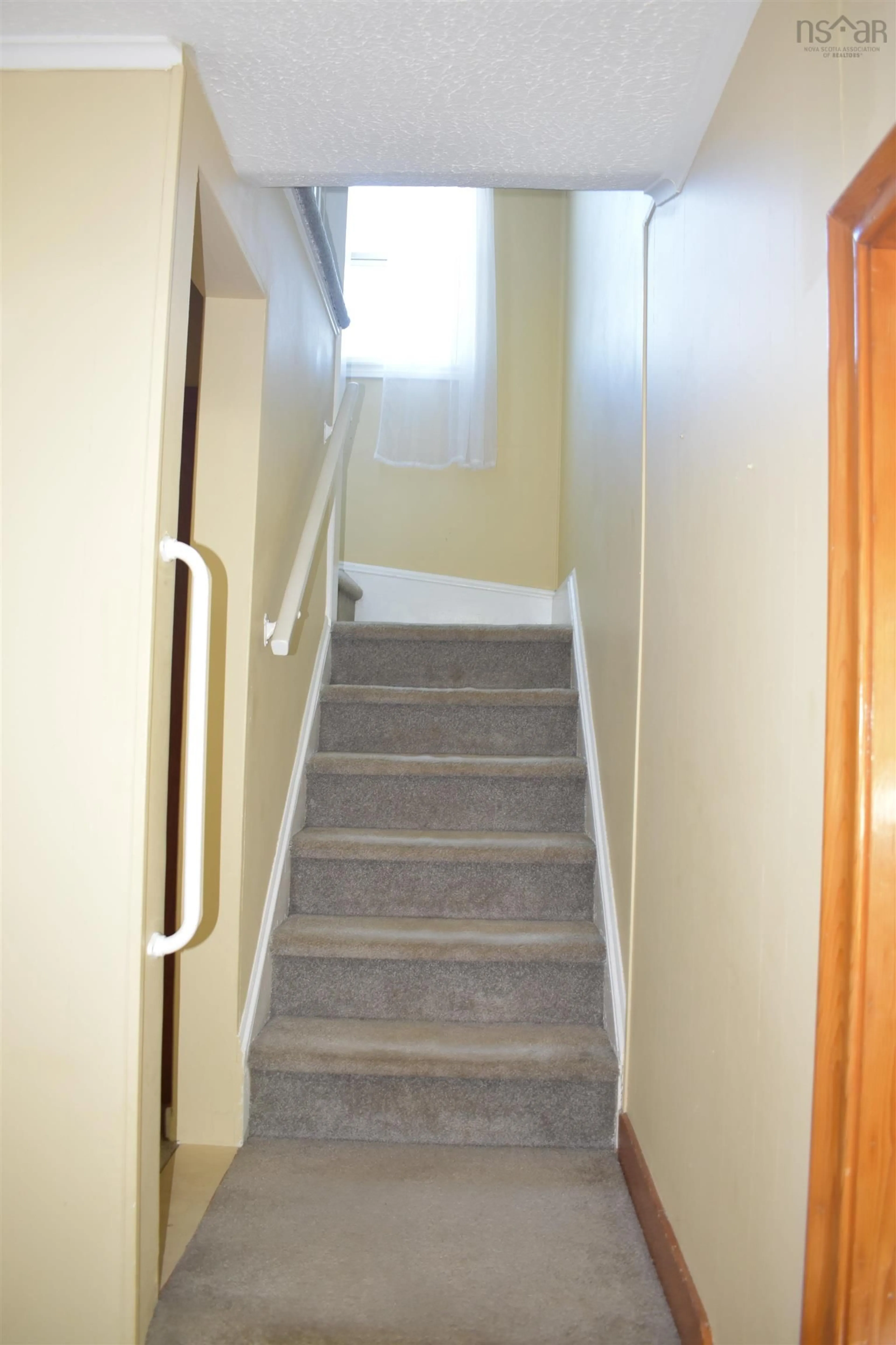 Stairs for 112 Bristol Ave, Liverpool Nova Scotia B0T 1K0