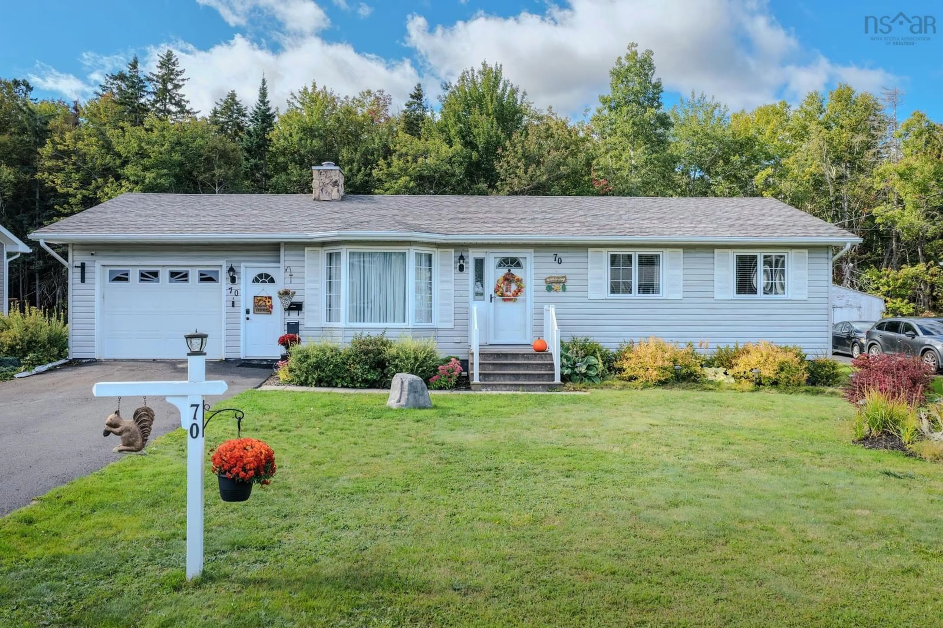 Home with vinyl exterior material, unknown for 70 Ranni Cres, Sydney River Nova Scotia B1S 3E2