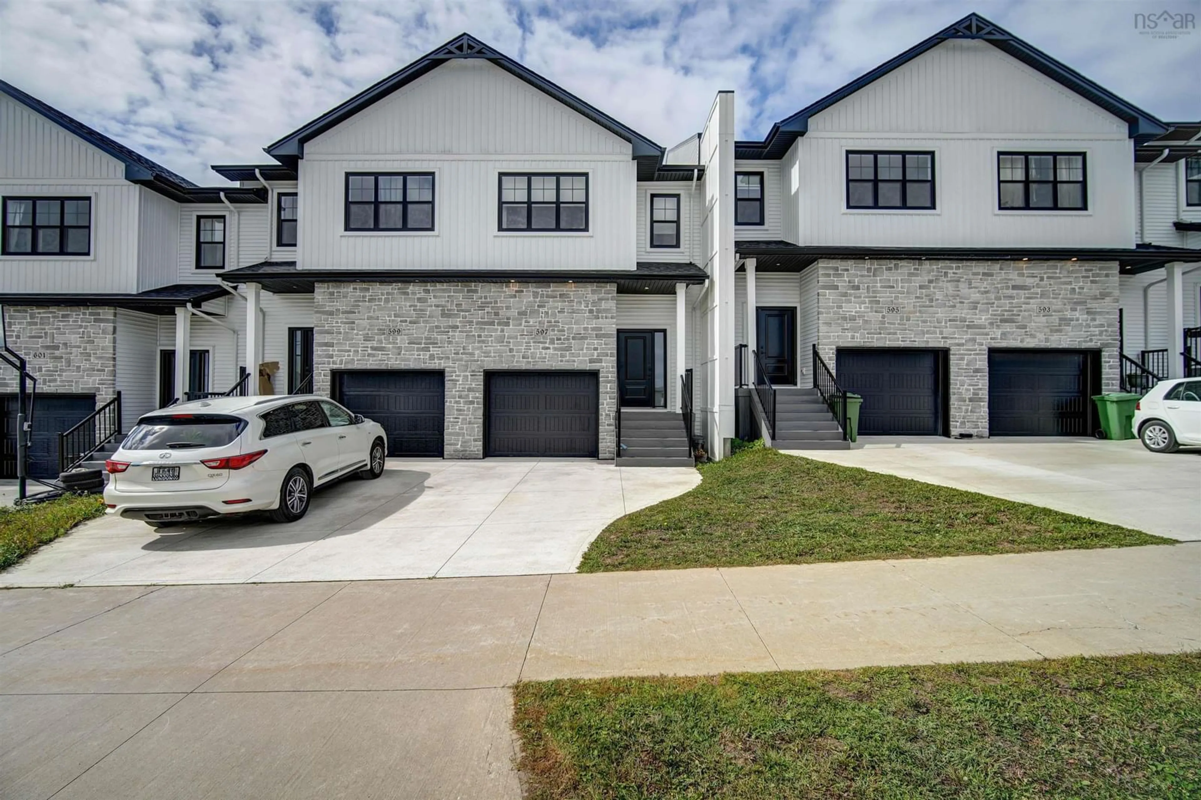 A pic from outside/outdoor area/front of a property/back of a property/a pic from drone, street for 597 Cowie Hill Rd, Halifax Nova Scotia B3N 0E1