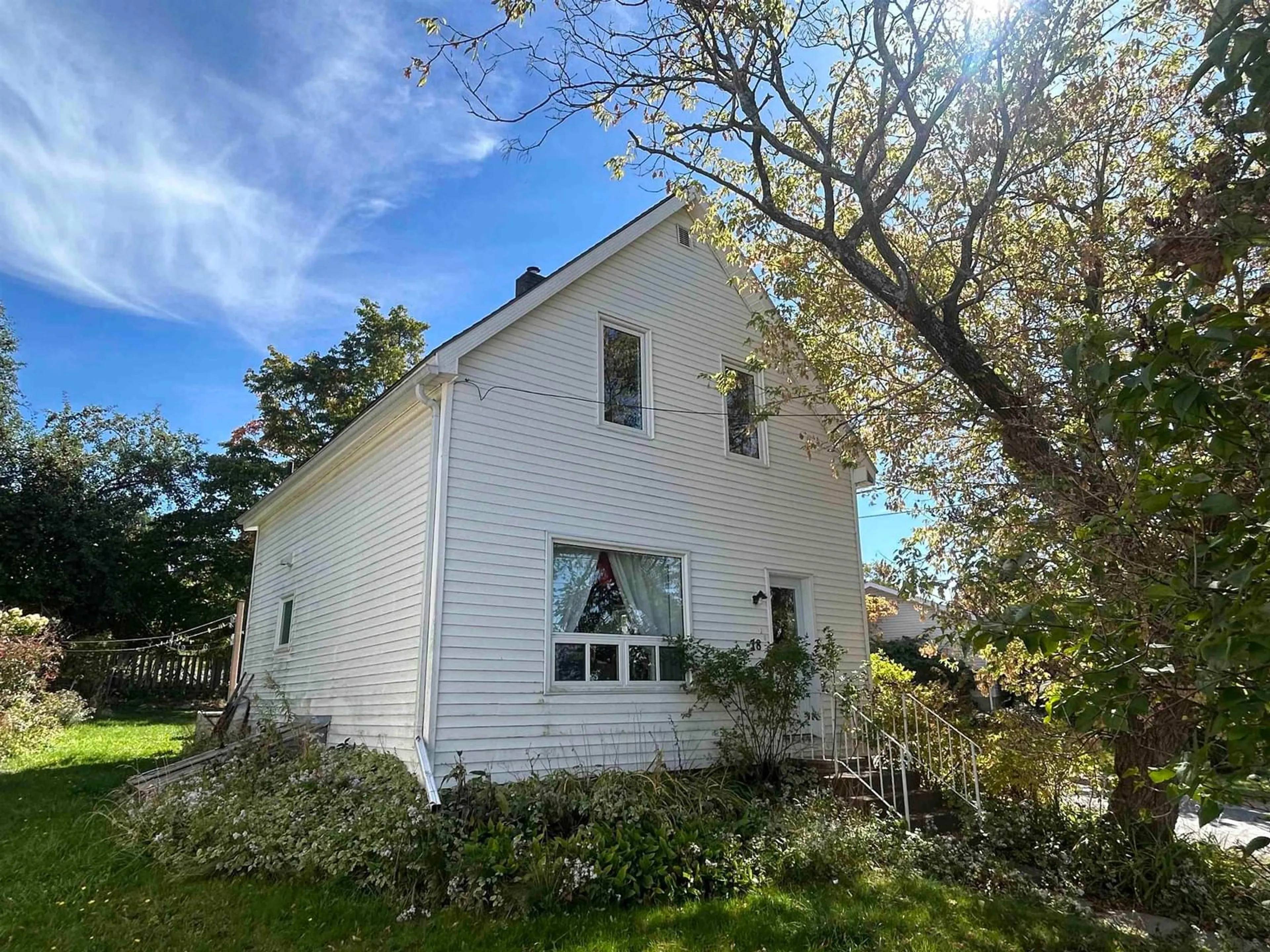 A pic from outside/outdoor area/front of a property/back of a property/a pic from drone, building for 78 High St, Trenton Nova Scotia B0K 1X1