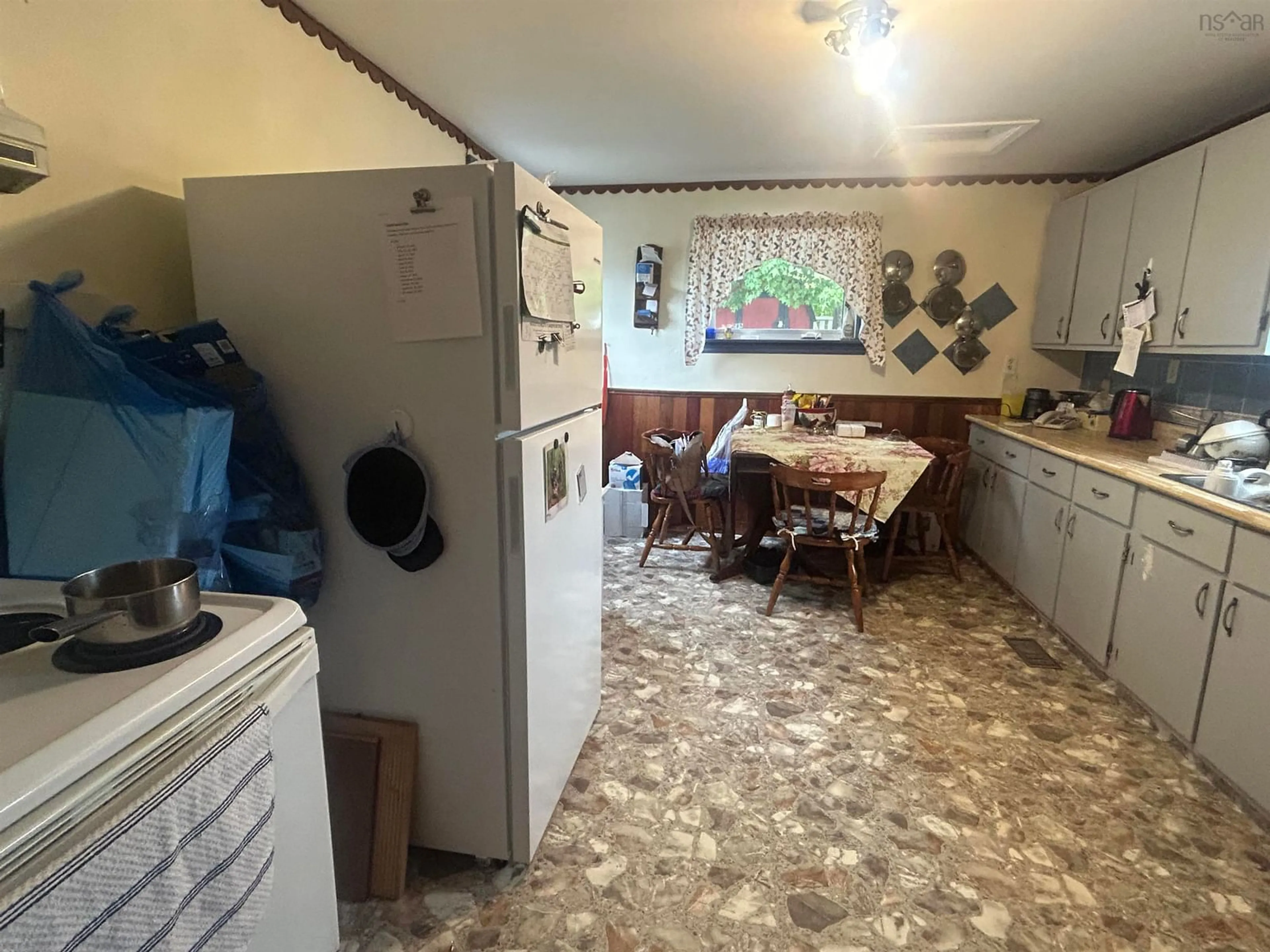 Standard kitchen, unknown for 78 High St, Trenton Nova Scotia B0K 1X1