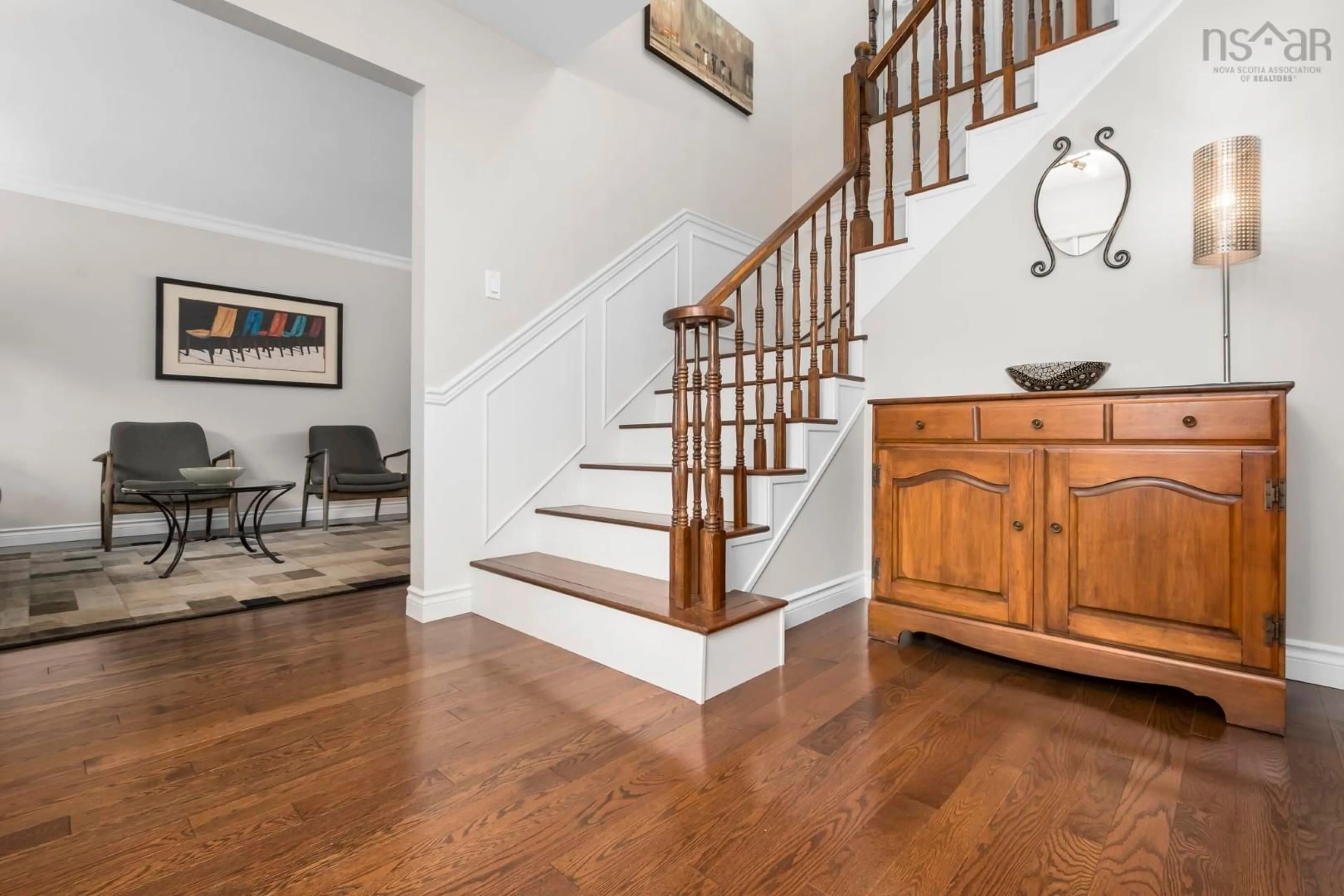 Indoor entryway for 10 Parkvale Cres, Bedford Nova Scotia B4A 3M3