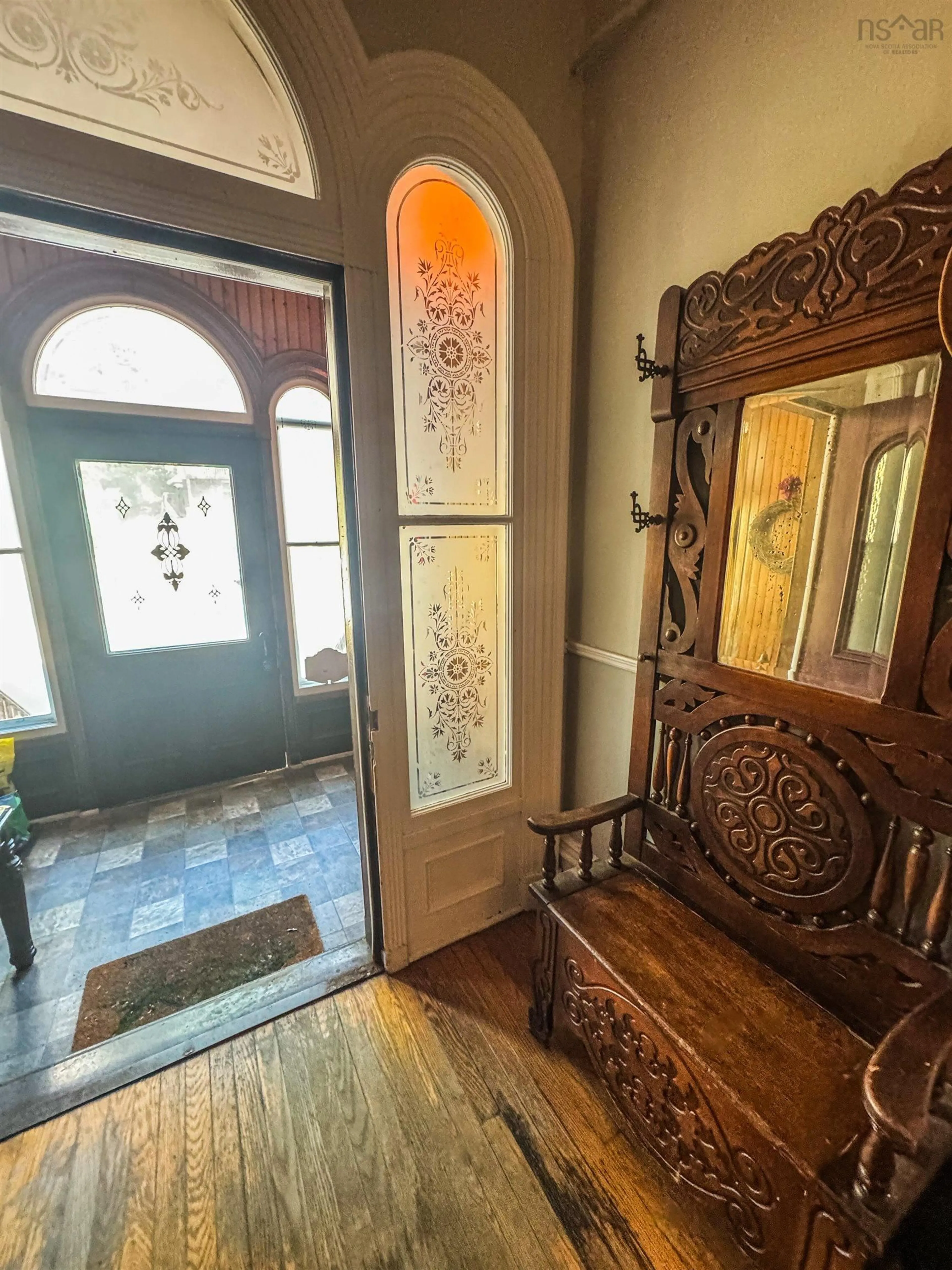 Indoor entryway for 75 Denoon St, Pictou Nova Scotia B0K 1H0