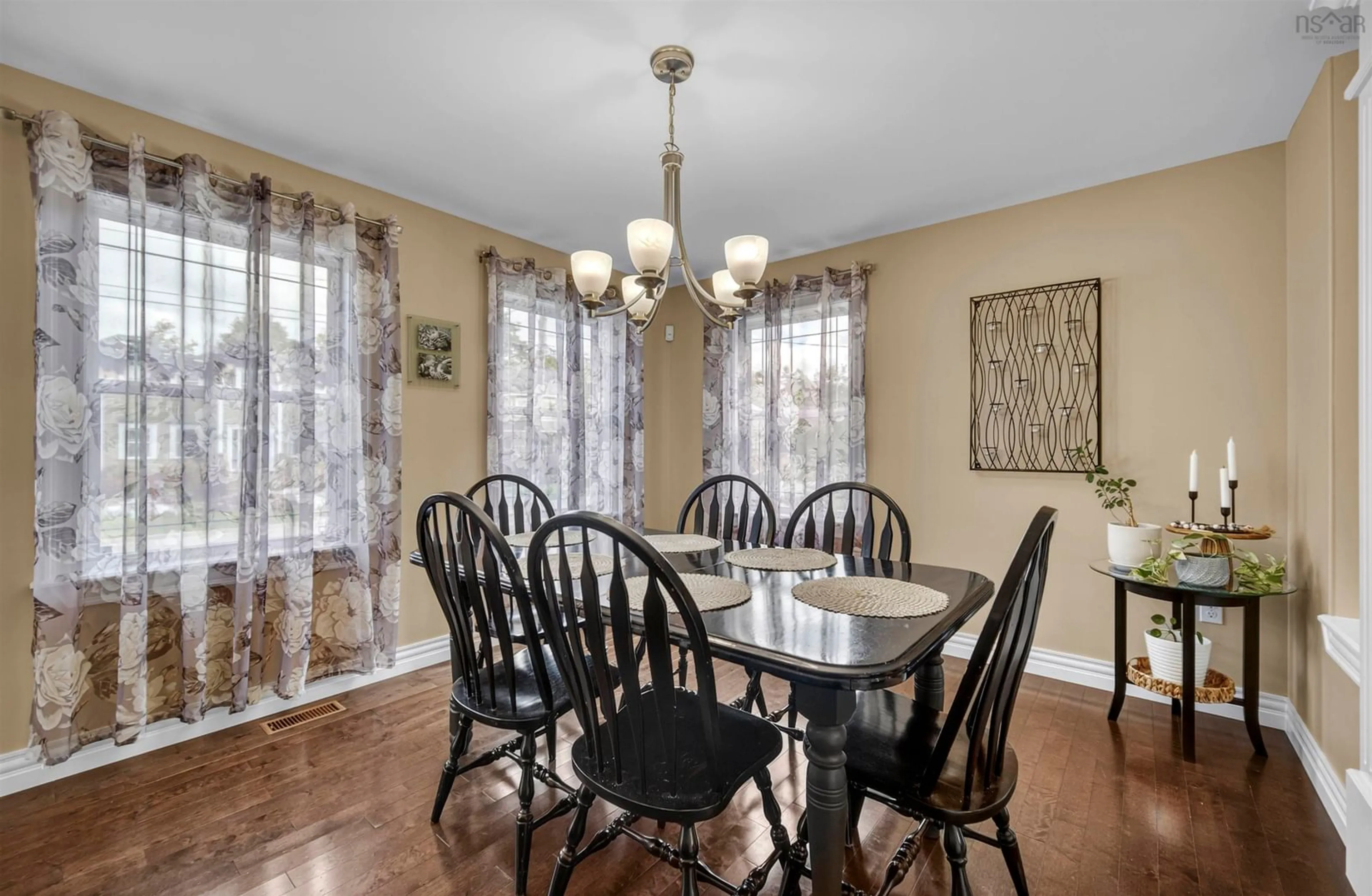 Dining room, wood/laminate floor for 58 Colville Crt, Beaver Bank Nova Scotia B4G 1B8