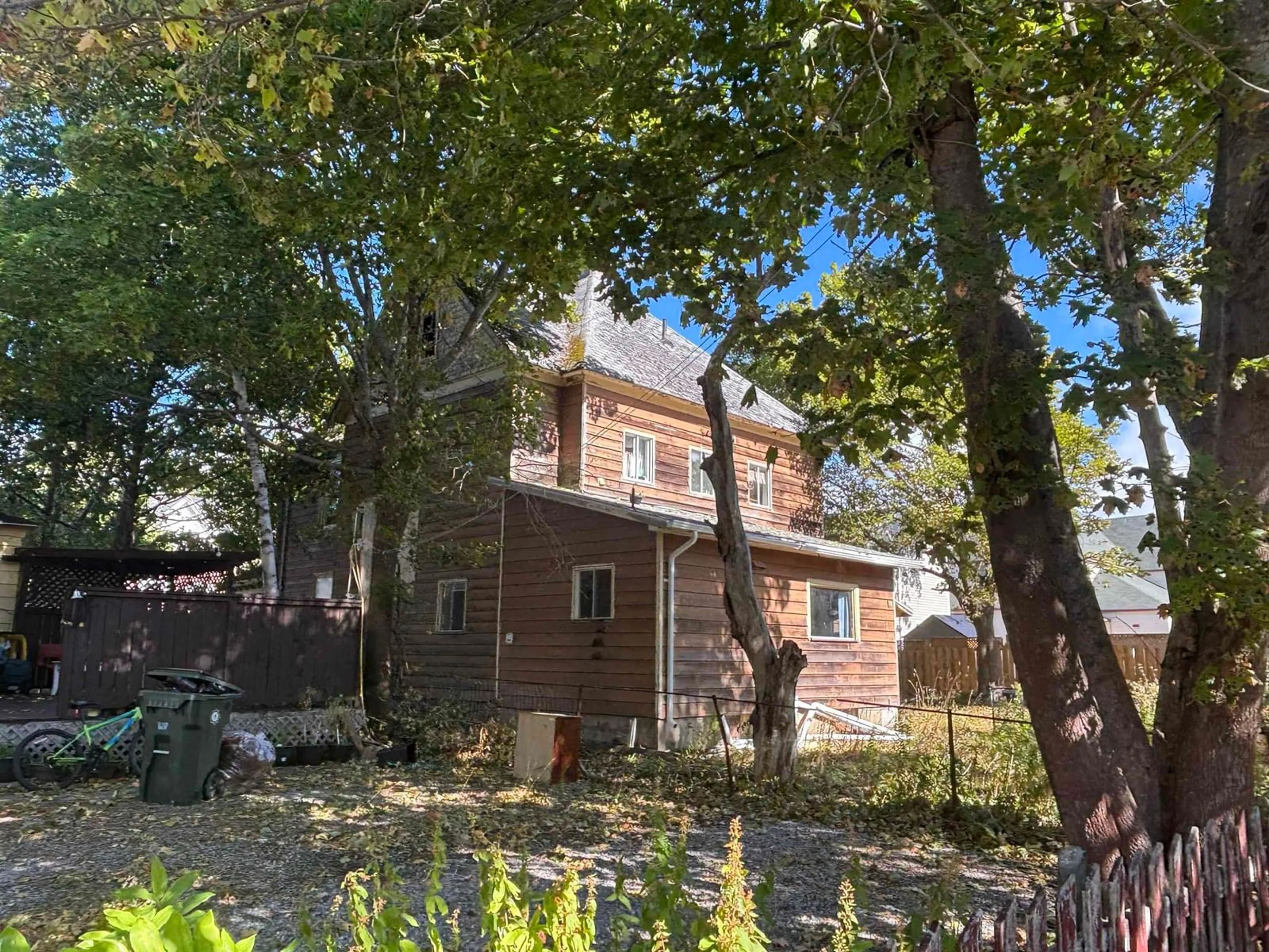 A pic from outside/outdoor area/front of a property/back of a property/a pic from drone, street for 10 Beech Street, North Sydney Nova Scotia B2A 1H3