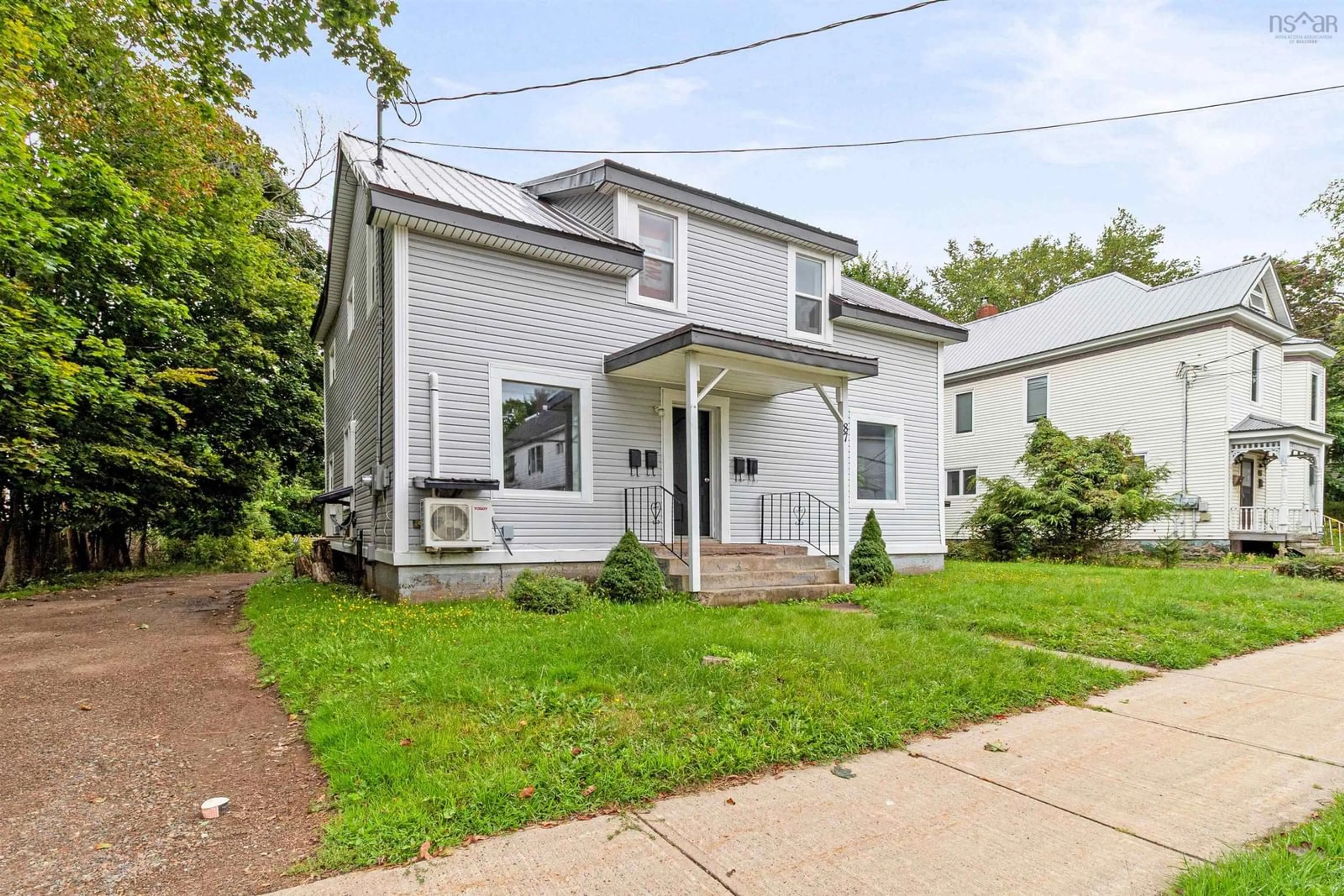 Home with vinyl exterior material, street for 87 Park St, Truro Nova Scotia B2N 3J5