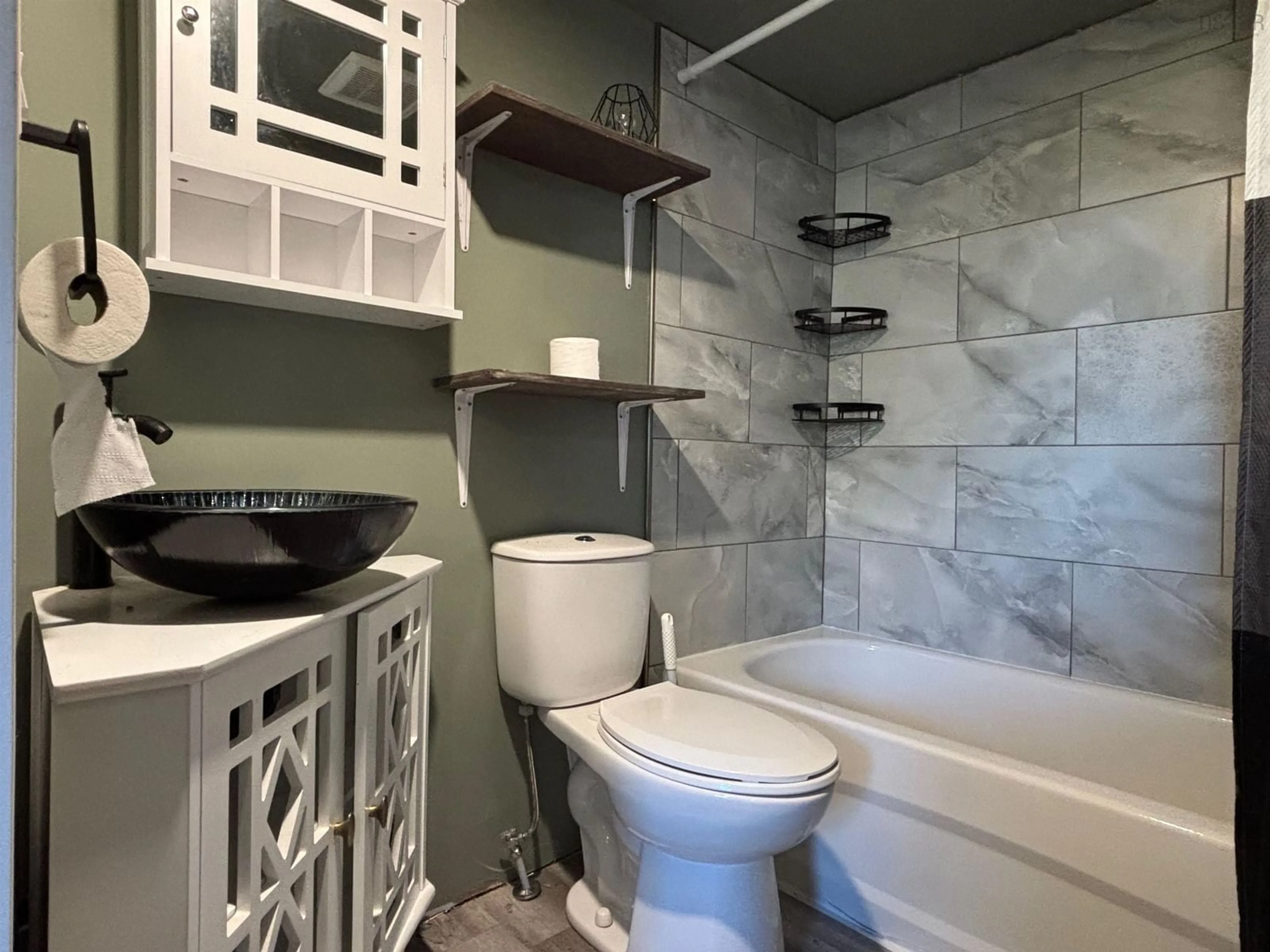Standard bathroom, ceramic/tile floor for 954 Lakeside Rd, Milton Highlands Nova Scotia B5A 5K1