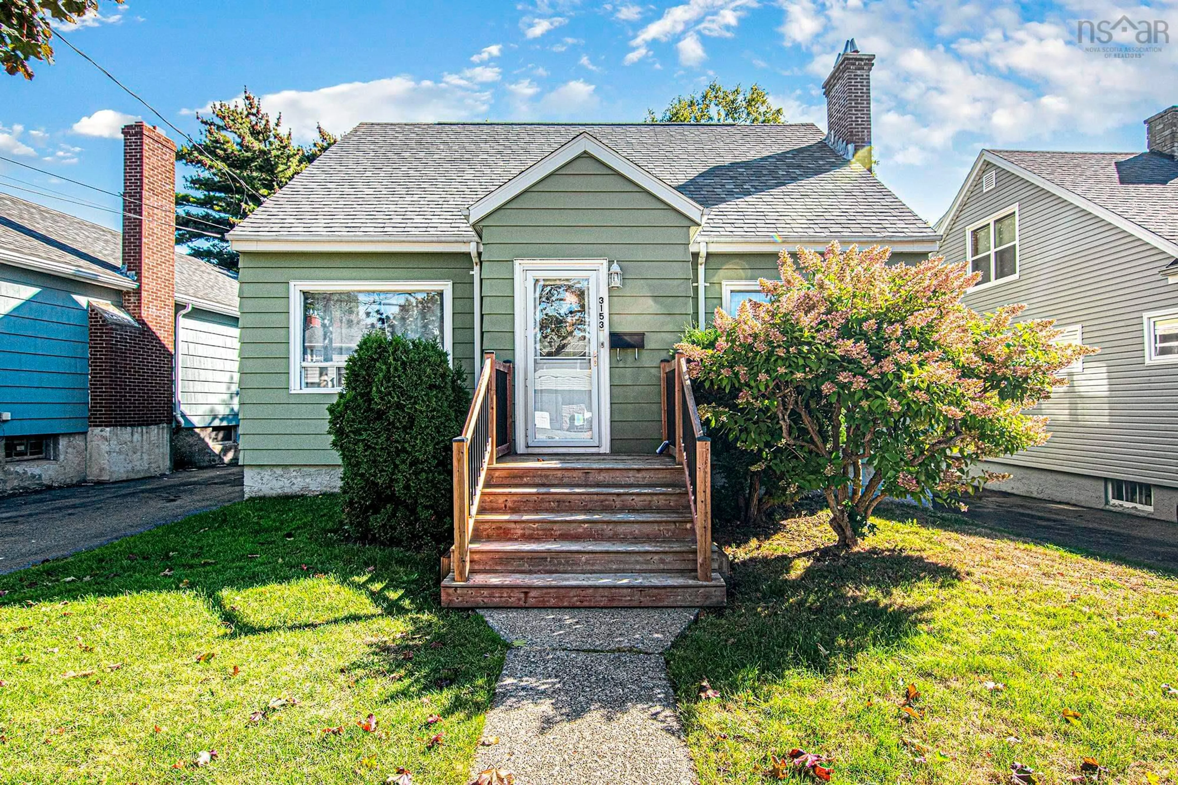 Home with vinyl exterior material, street for 3153 Hemlock St, Halifax Nova Scotia B3L 4B5