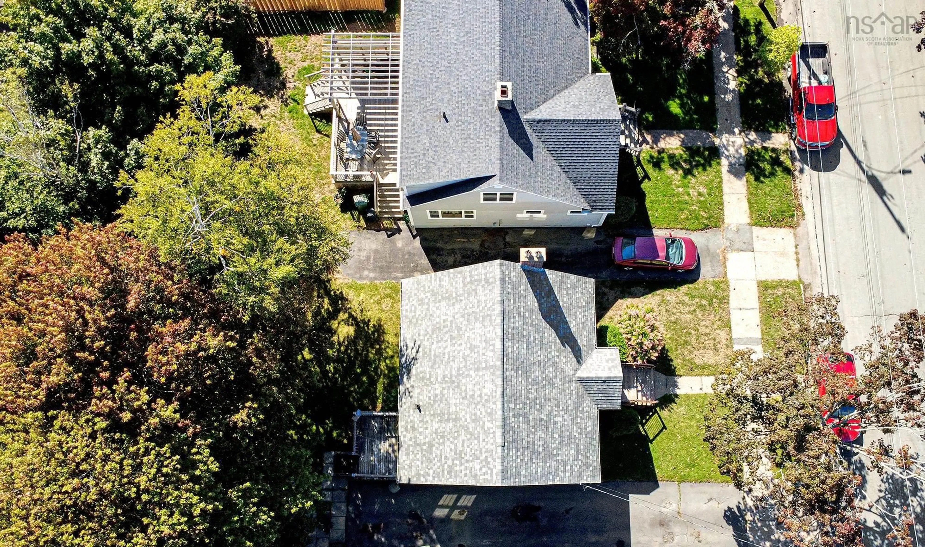 A pic from outside/outdoor area/front of a property/back of a property/a pic from drone, street for 3153 Hemlock St, Halifax Nova Scotia B3L 4B5