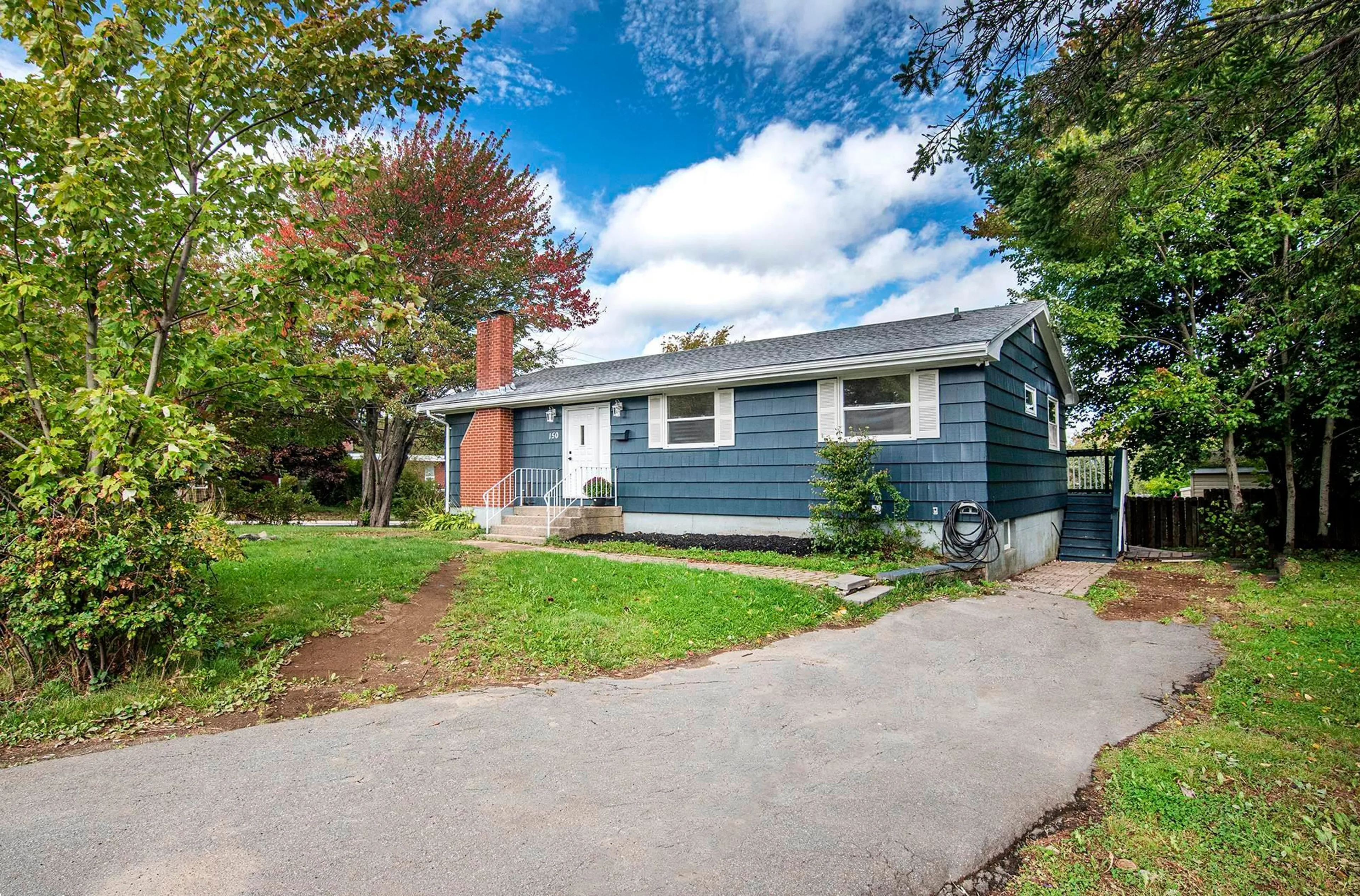 Home with vinyl exterior material, street for 150 Evans Ave, Halifax Nova Scotia B3M 1E1