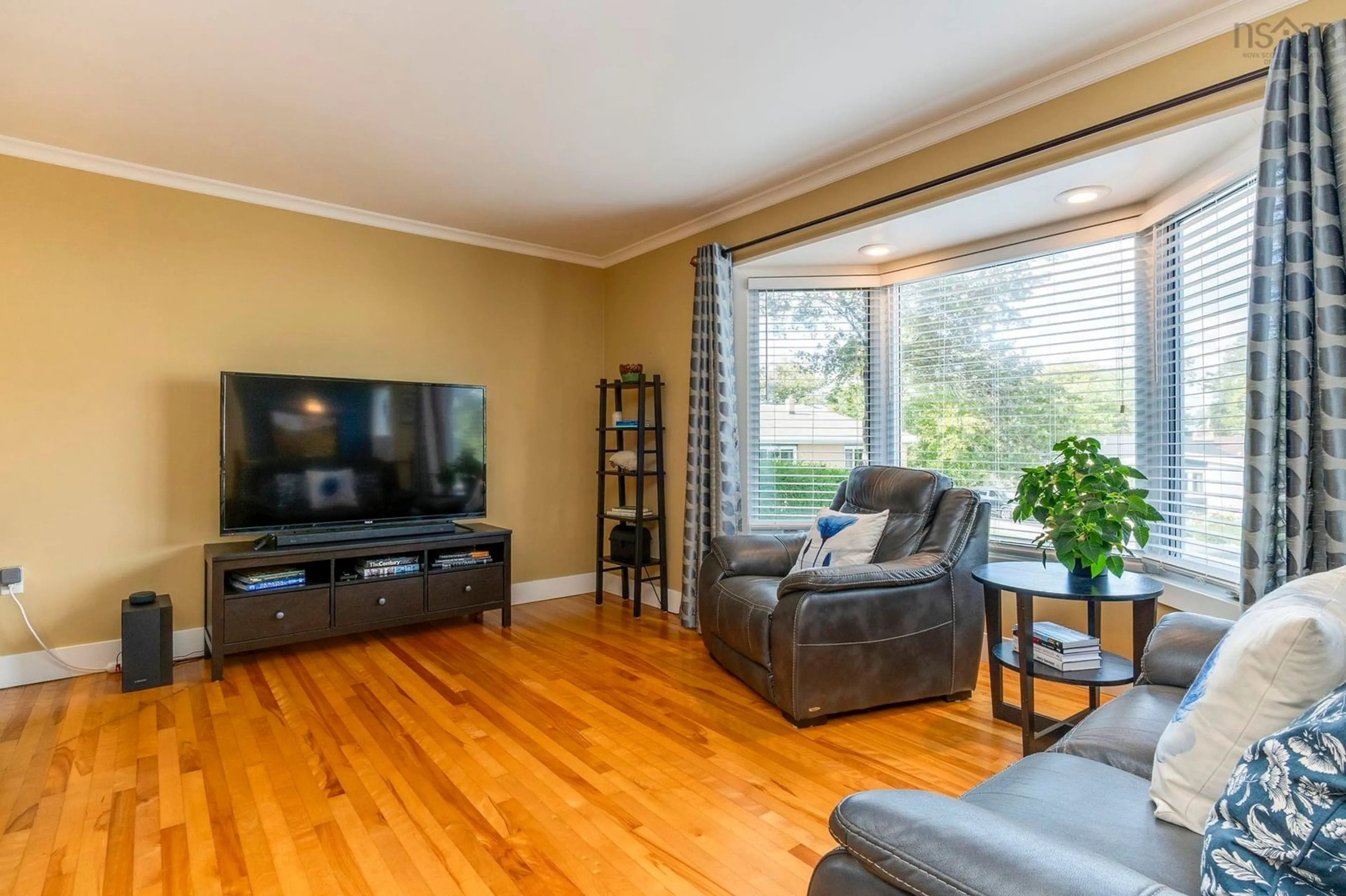 Living room with furniture, wood/laminate floor for 10 Palisade Pl, Halifax Nova Scotia B3M 2Y8