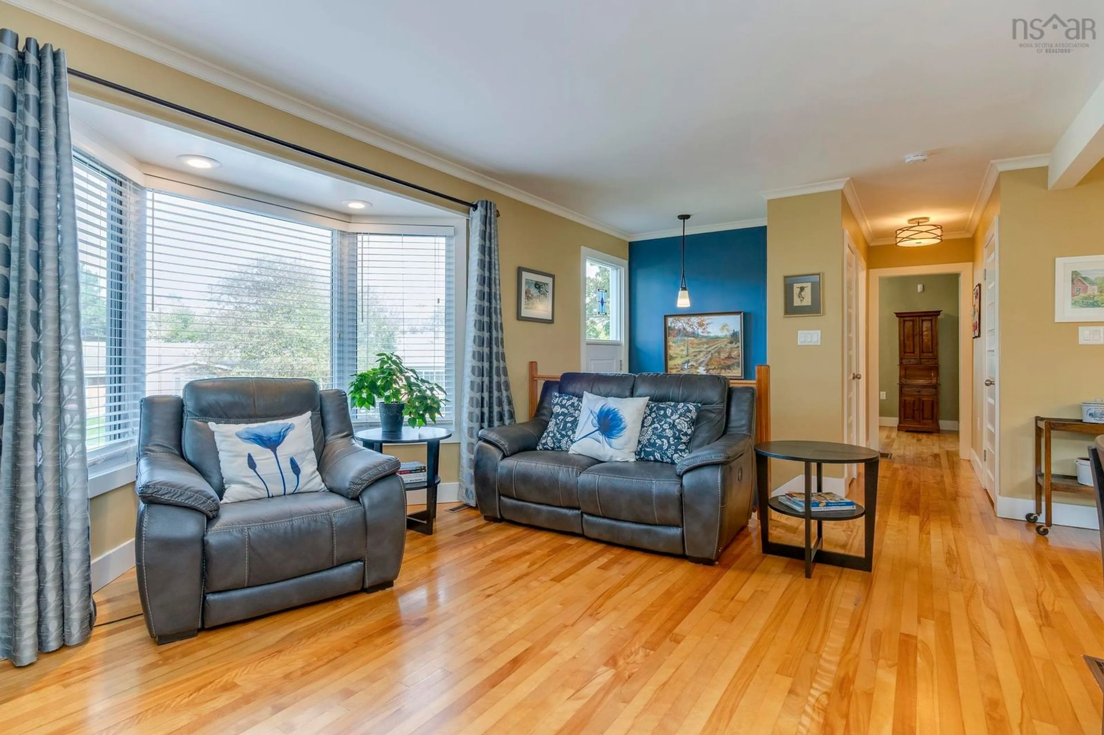 Living room with furniture, wood/laminate floor for 10 Palisade Pl, Halifax Nova Scotia B3M 2Y8