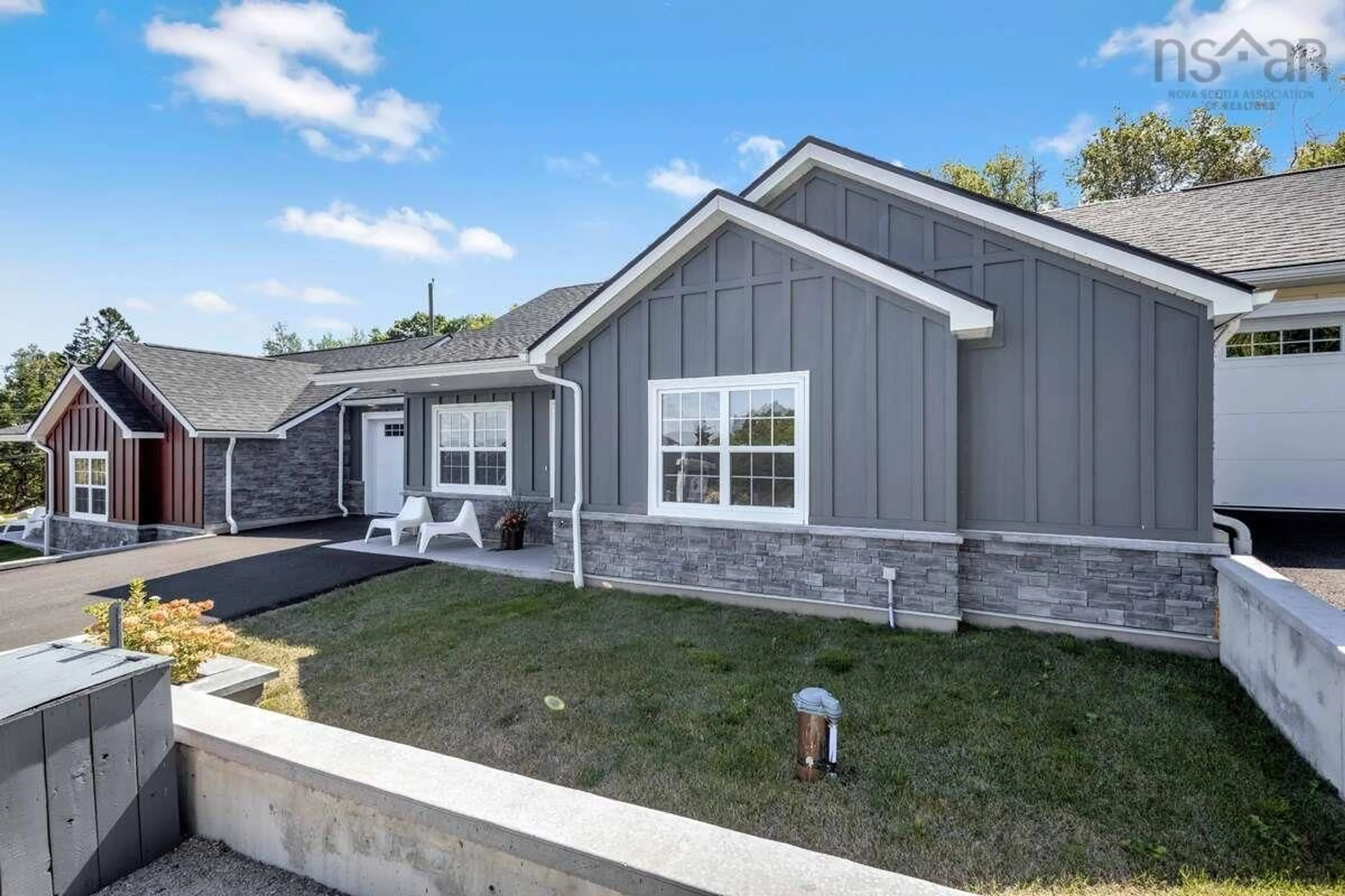 Home with vinyl exterior material, unknown for 9 Lions Club Rd, Fox Point Nova Scotia B0J 1T0