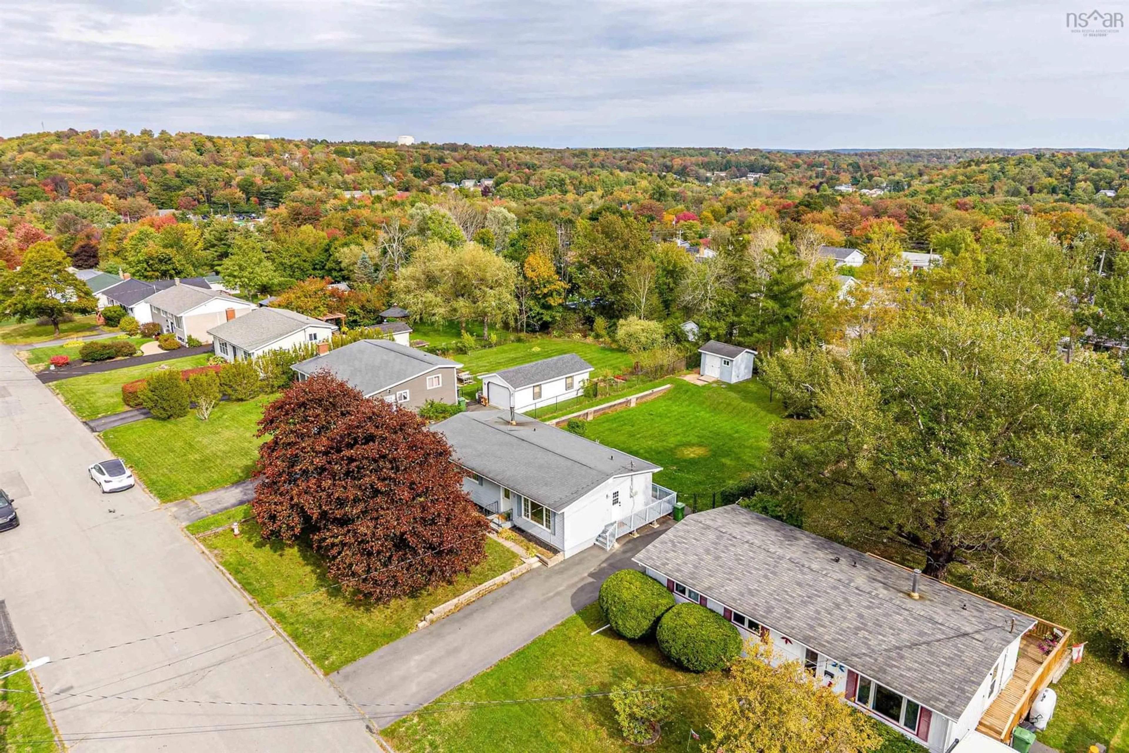 A pic from outside/outdoor area/front of a property/back of a property/a pic from drone, unknown for 9 Laurie Dr, Lower Sackville Nova Scotia B4E 1G1