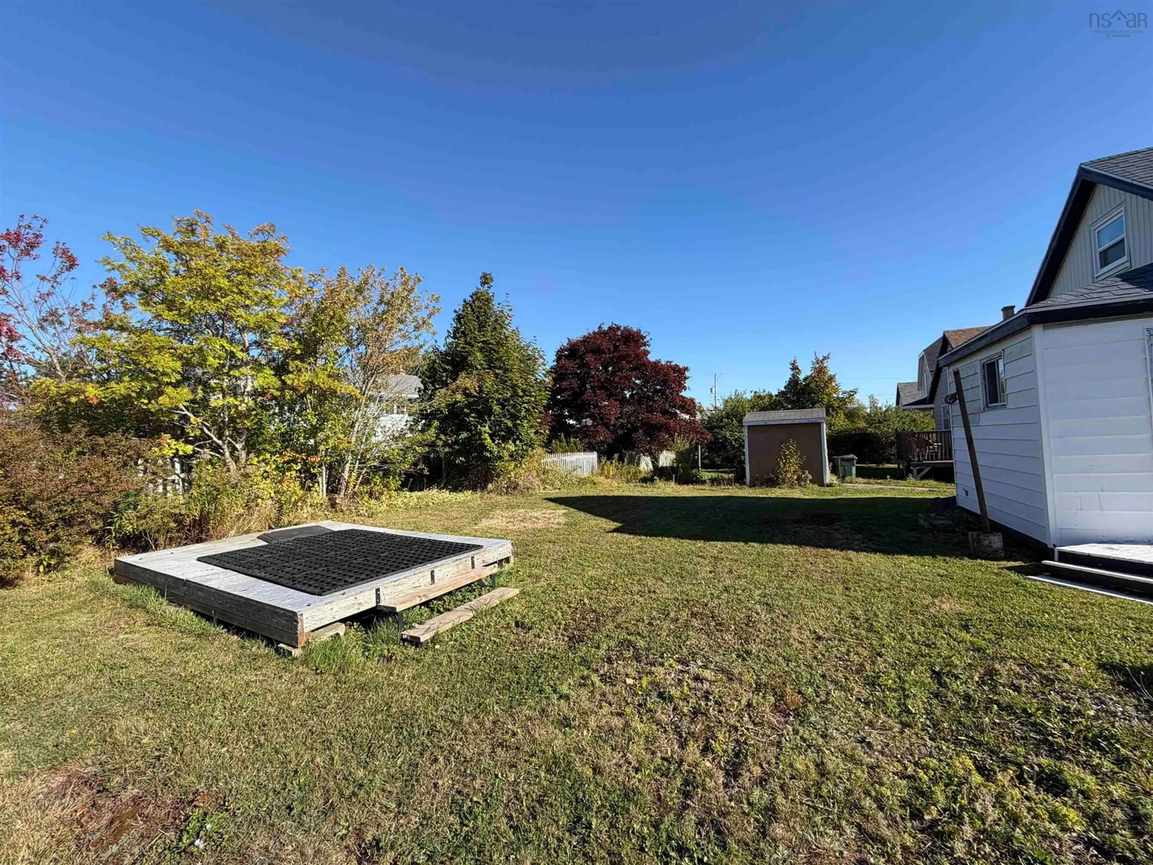 A pic from outside/outdoor area/front of a property/back of a property/a pic from drone, unknown for 18 Highland St, Glace Bay Nova Scotia B1A 2T5