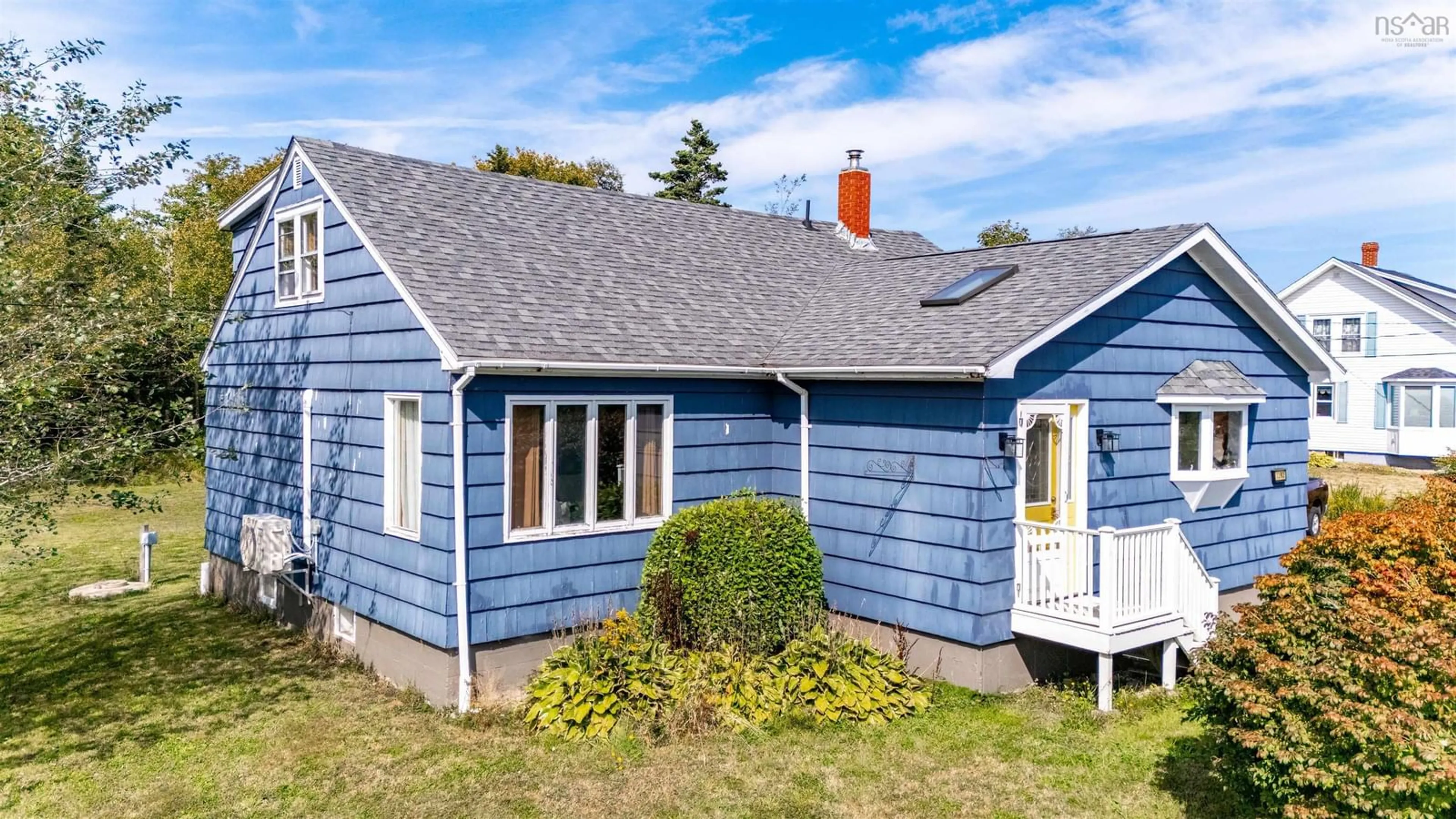 Home with vinyl exterior material, unknown for 1192 Highway 335 Hwy, Middle West Pubnico Nova Scotia B0W 2M0