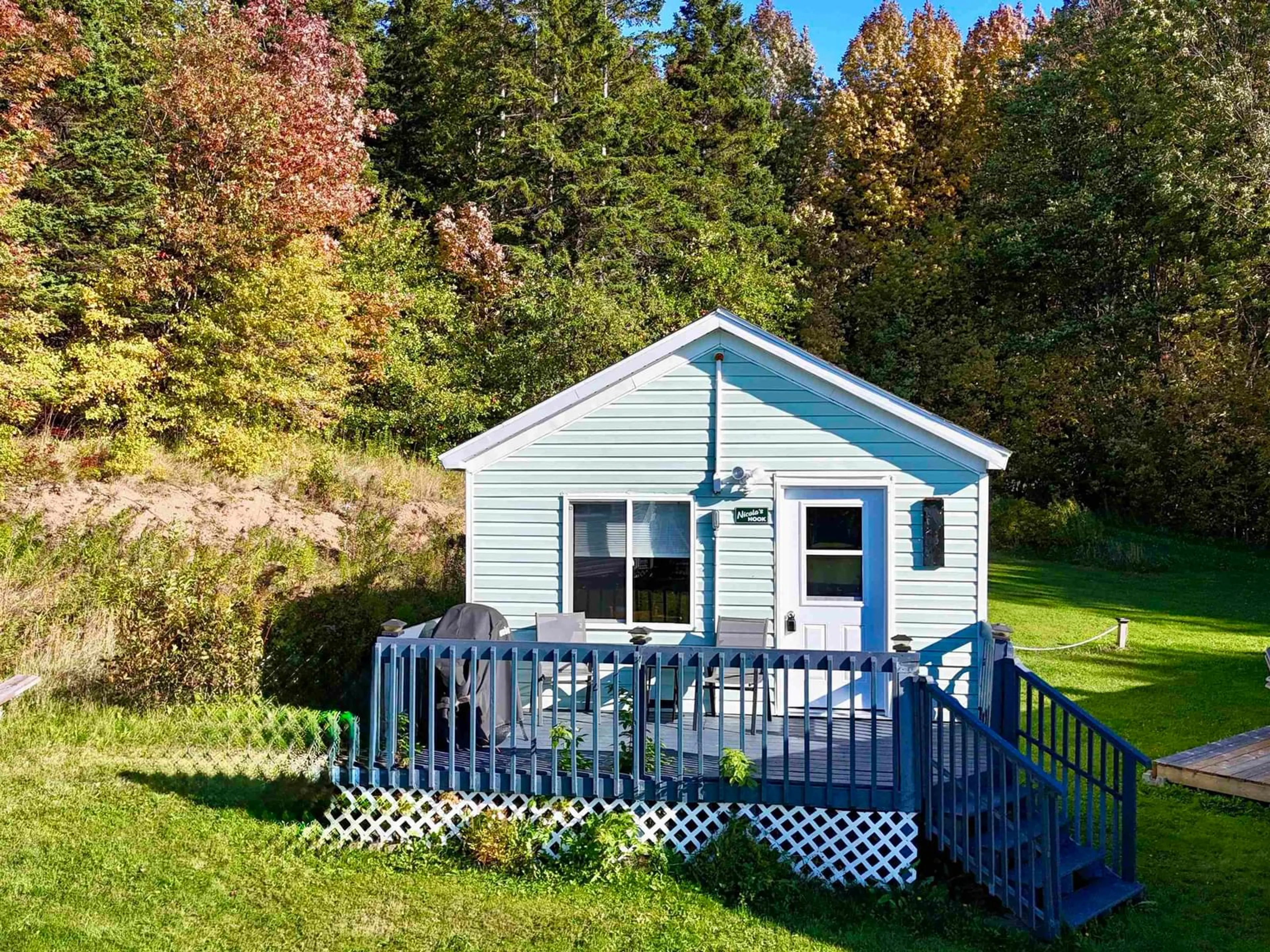 Home with vinyl exterior material, water/lake/river/ocean view for 2952 Hwy 395, East Lake Ainslie Nova Scotia B0E 3M0