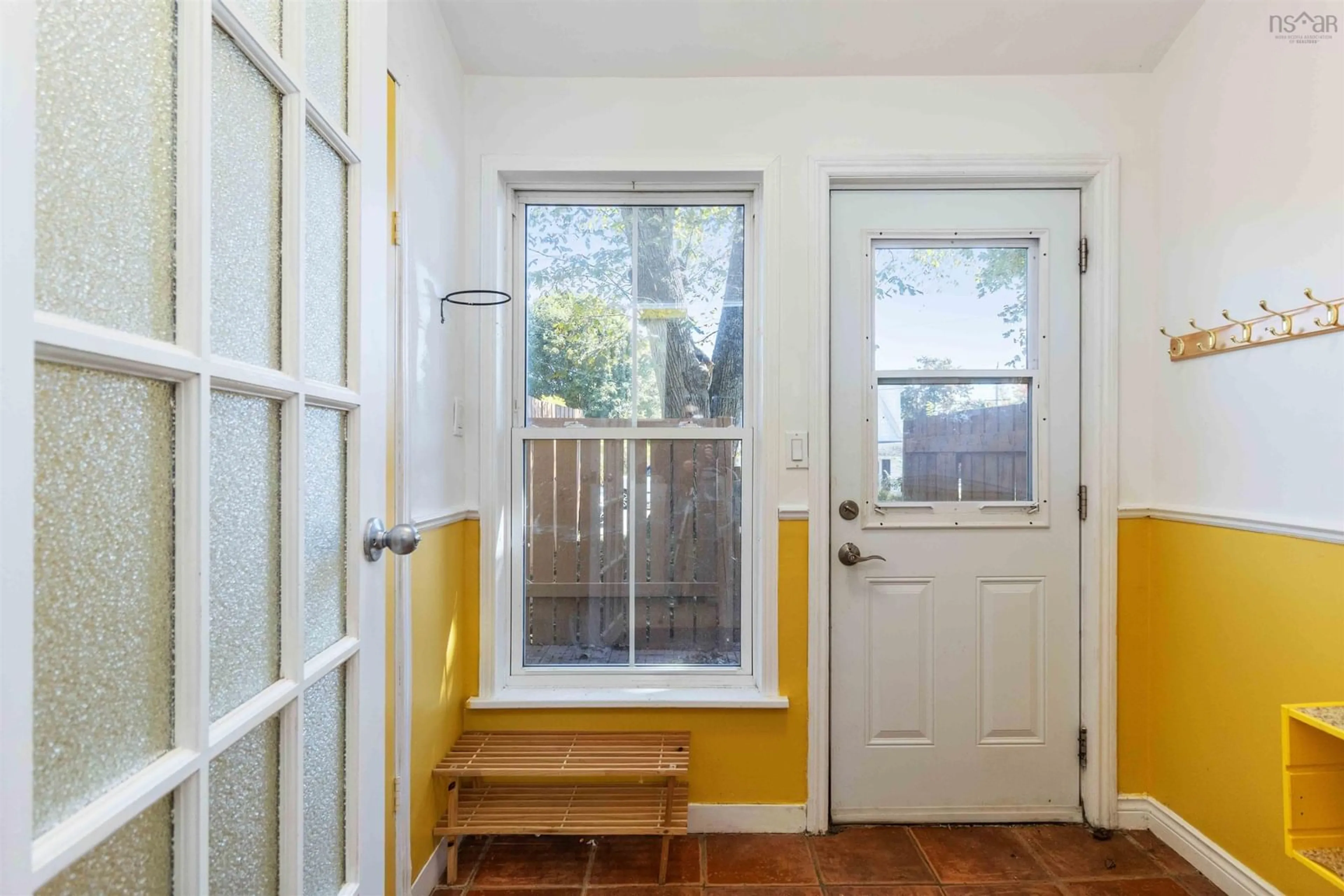 Indoor entryway for 132 Victoria Rd, Dartmouth Nova Scotia B3A 1V6