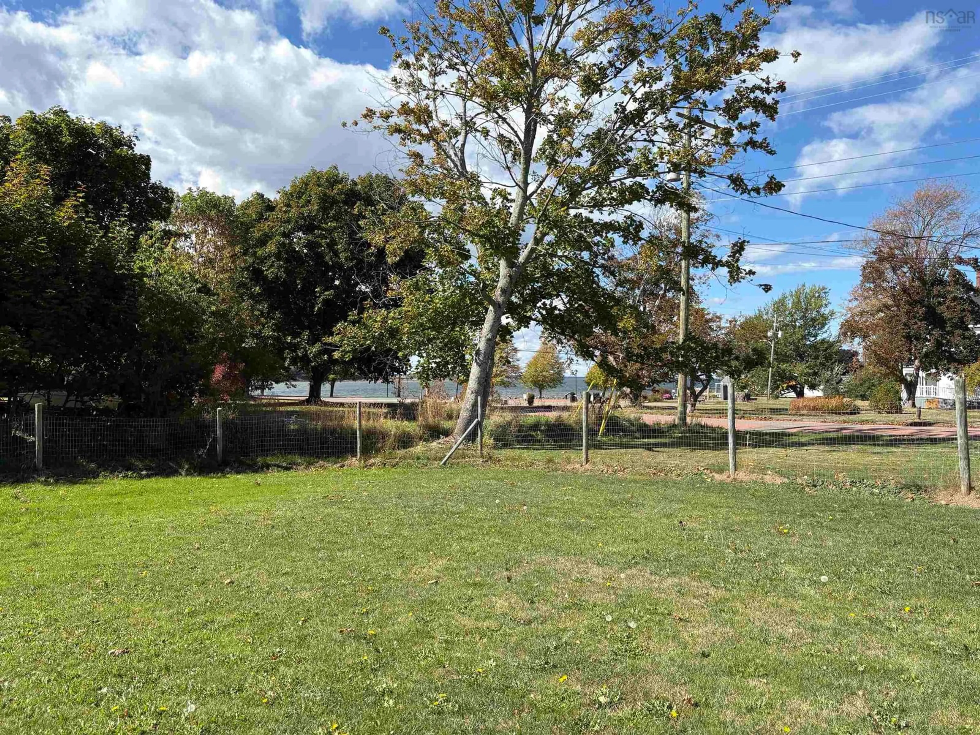A pic from outside/outdoor area/front of a property/back of a property/a pic from drone, unknown for 30 Queen St, Pugwash Nova Scotia B0K 1L0