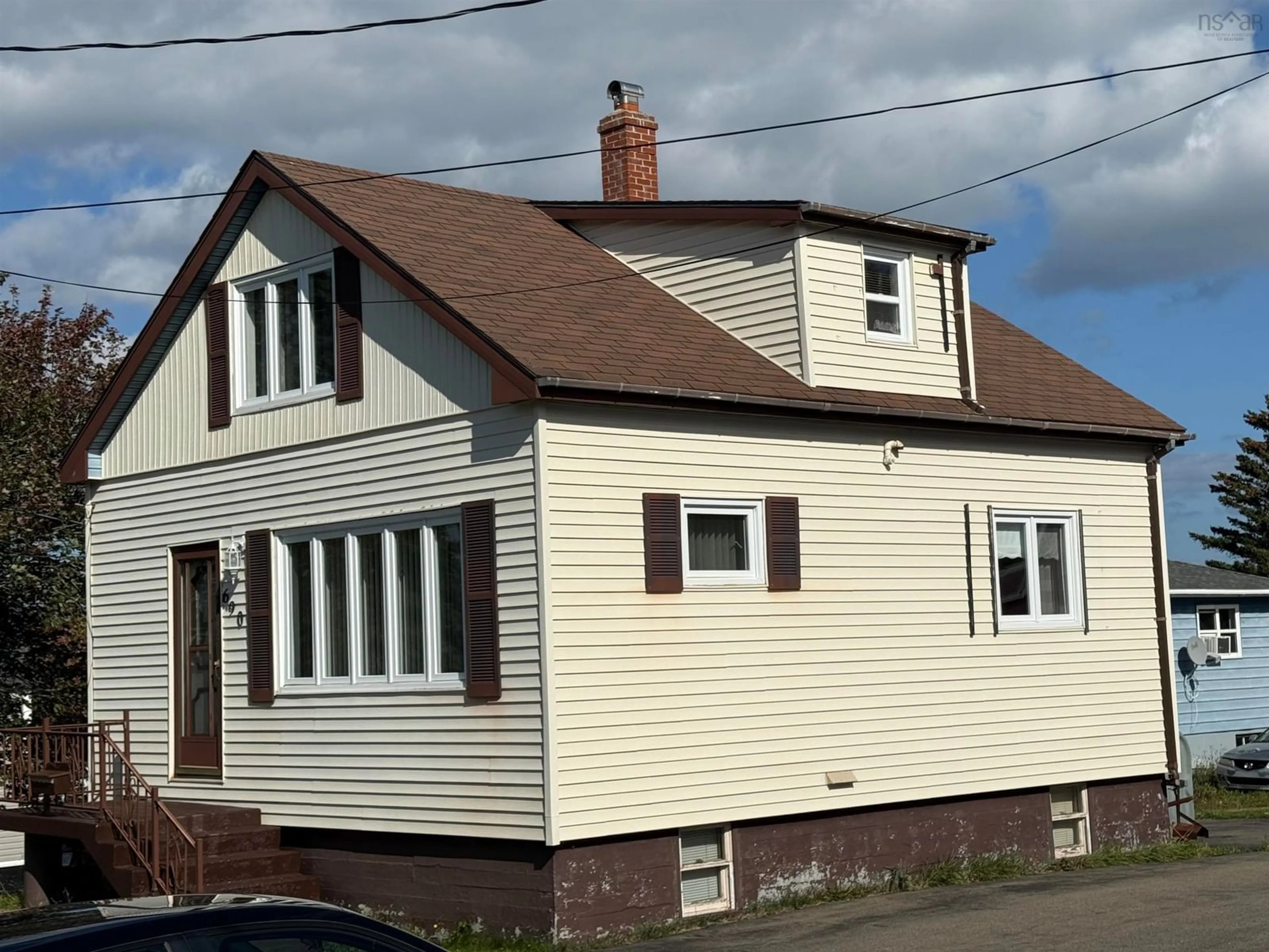 Home with vinyl exterior material, street for 690 St. Joseph St, New Waterford Nova Scotia B1H 4G6