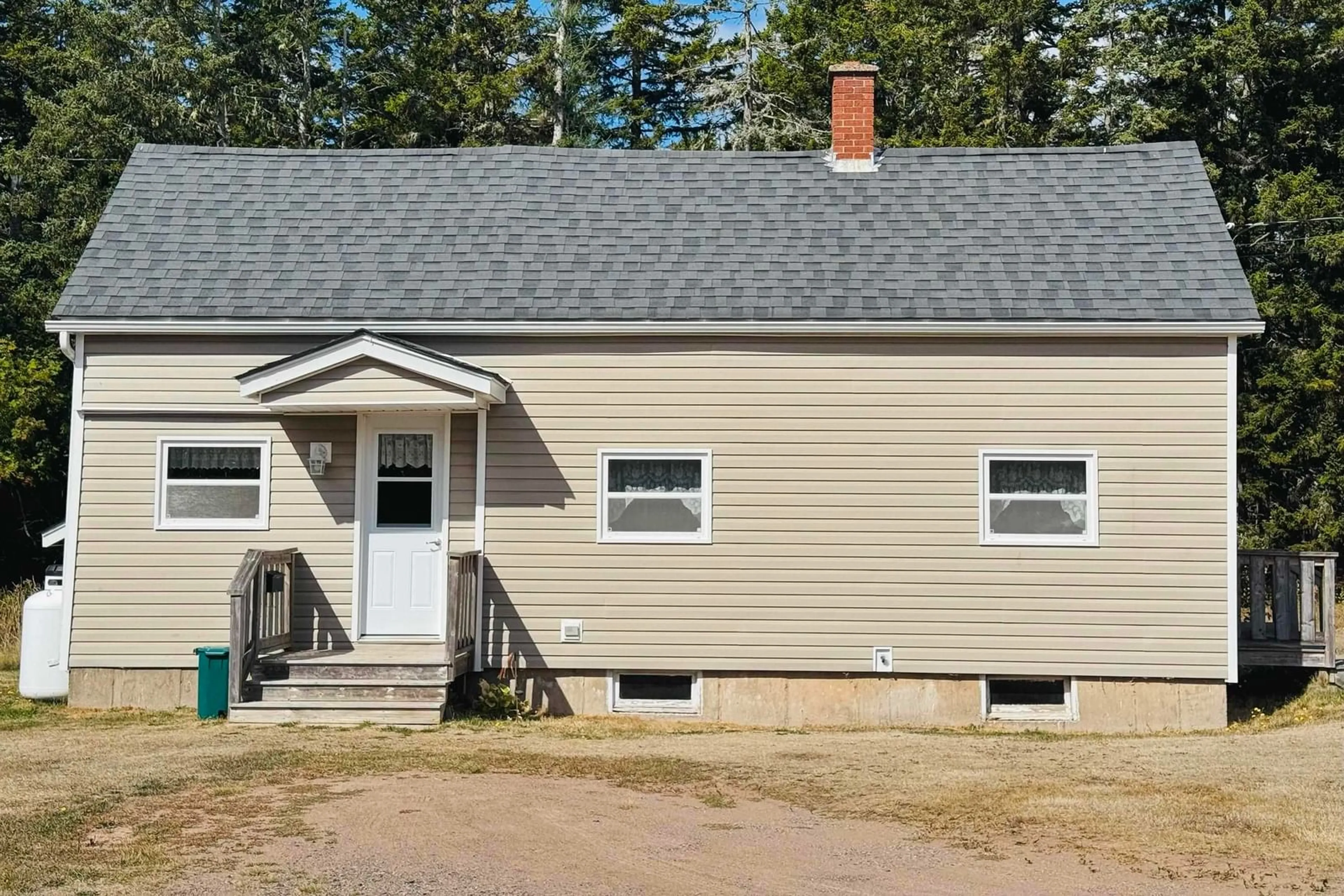 Home with vinyl exterior material, building for 234 Lambs Hill Rd, Parrsboro Nova Scotia B0M 1S0