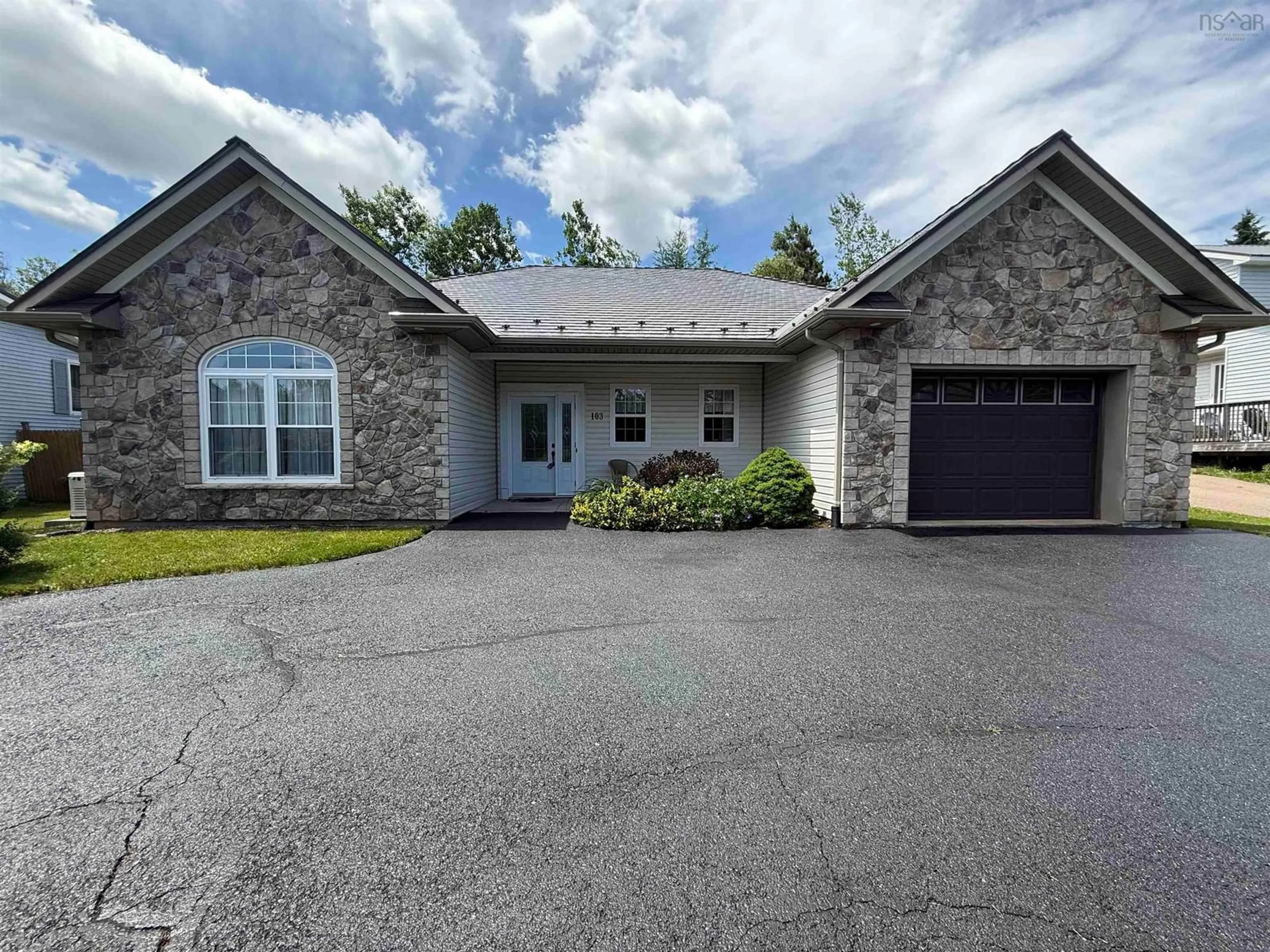 Home with brick exterior material, unknown for 103 Oakwood Dr, Truro Heights Nova Scotia B6L 1N3