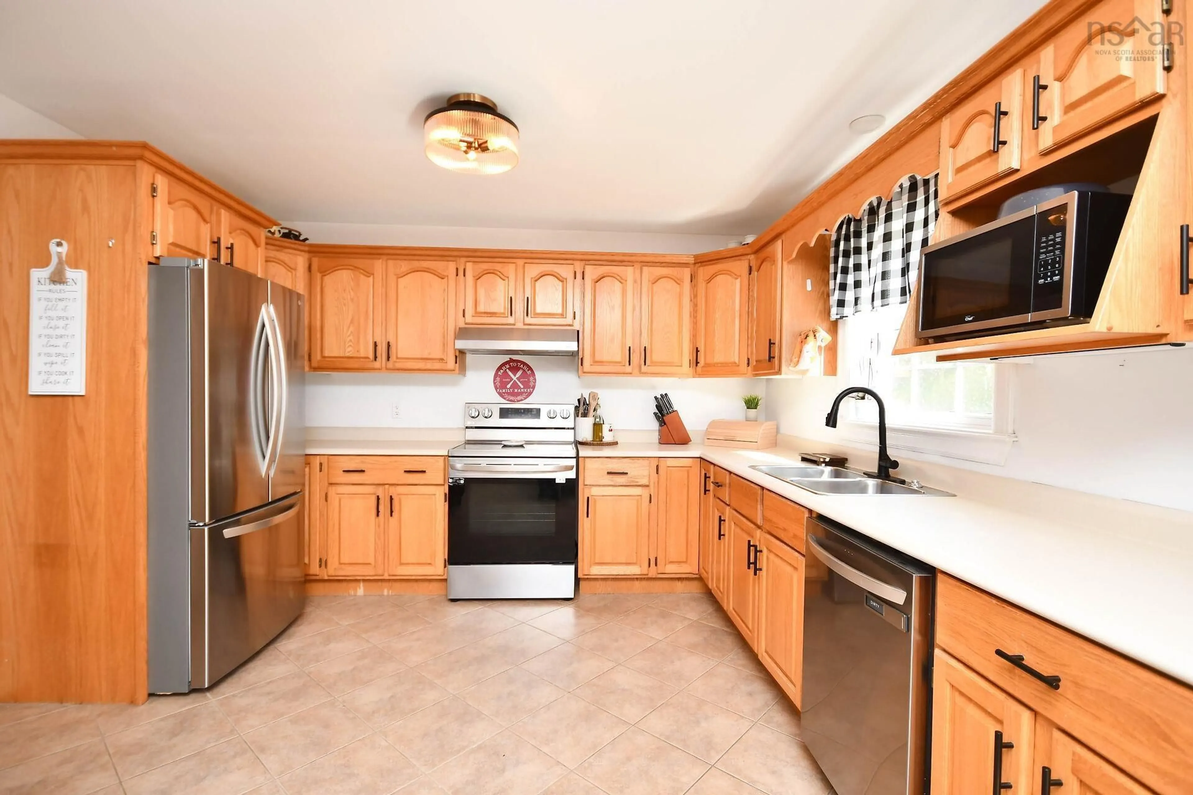 Standard kitchen, ceramic/tile floor for 53 Rivendale Dr, Beaver Bank Nova Scotia B4G 1B6
