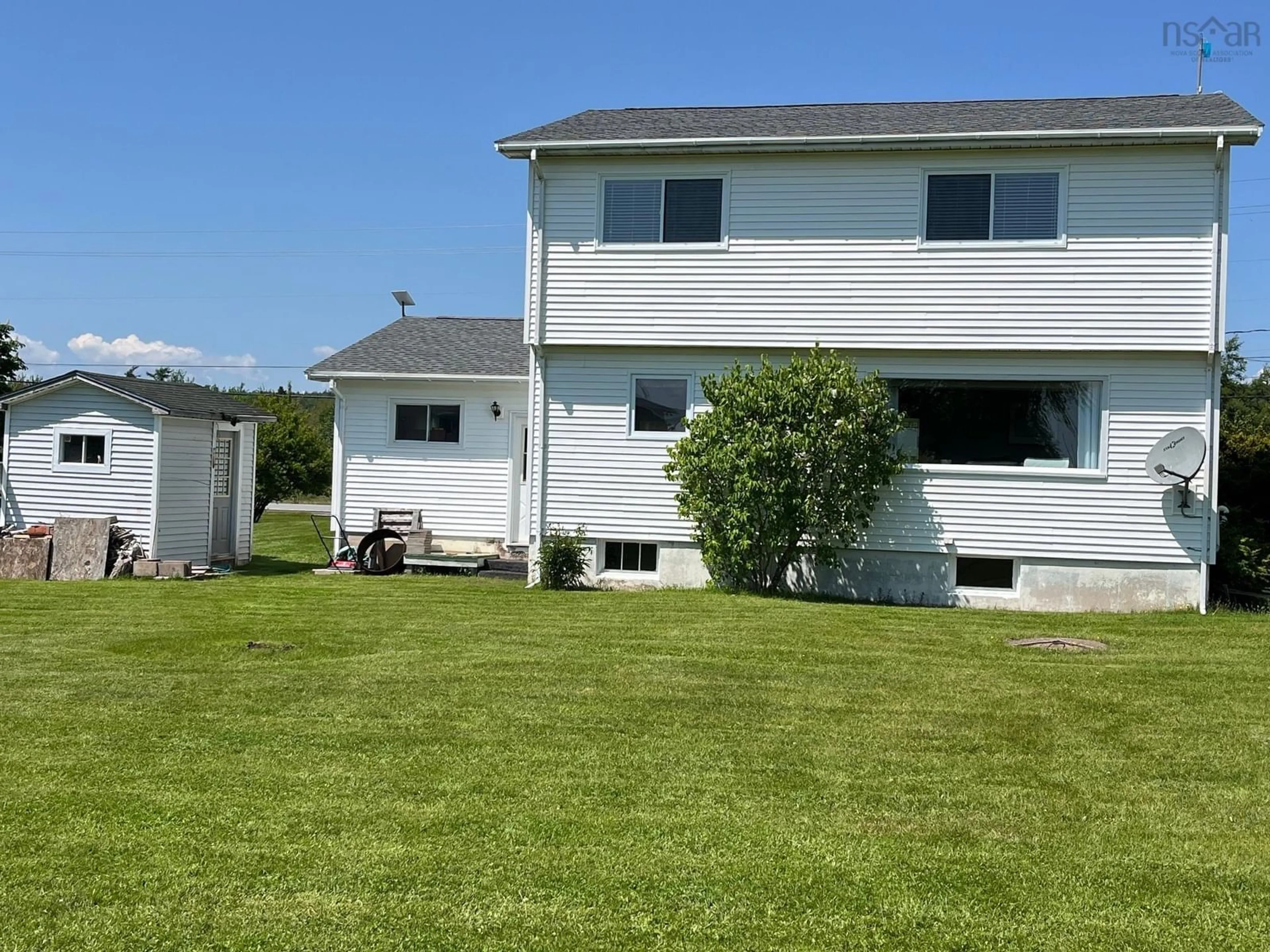 Home with vinyl exterior material, unknown for 3136 Highway 2, Economy Nova Scotia B0M 1B0