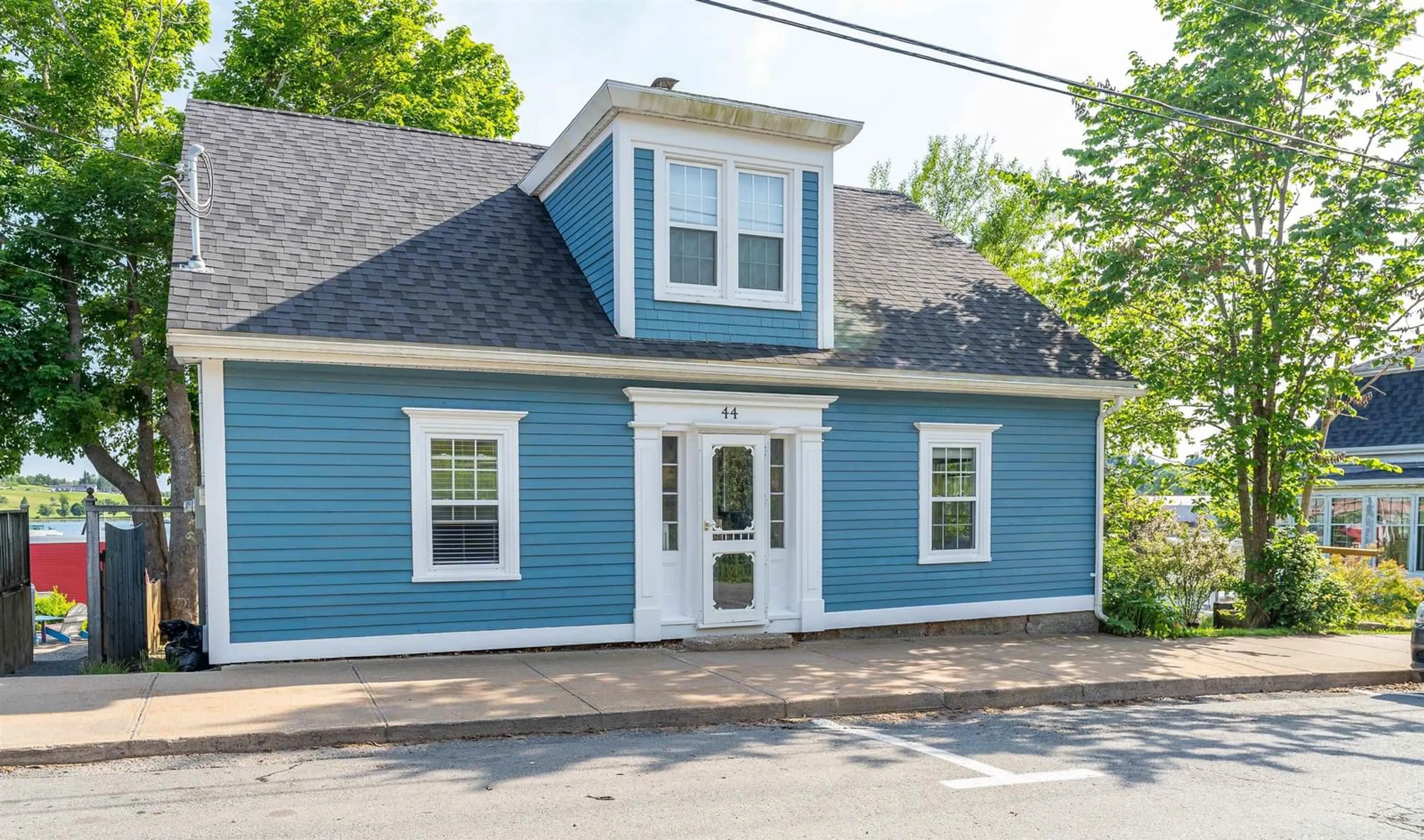 Home with vinyl exterior material, street for 44 Montague St, Lunenburg Nova Scotia B0J 2C0