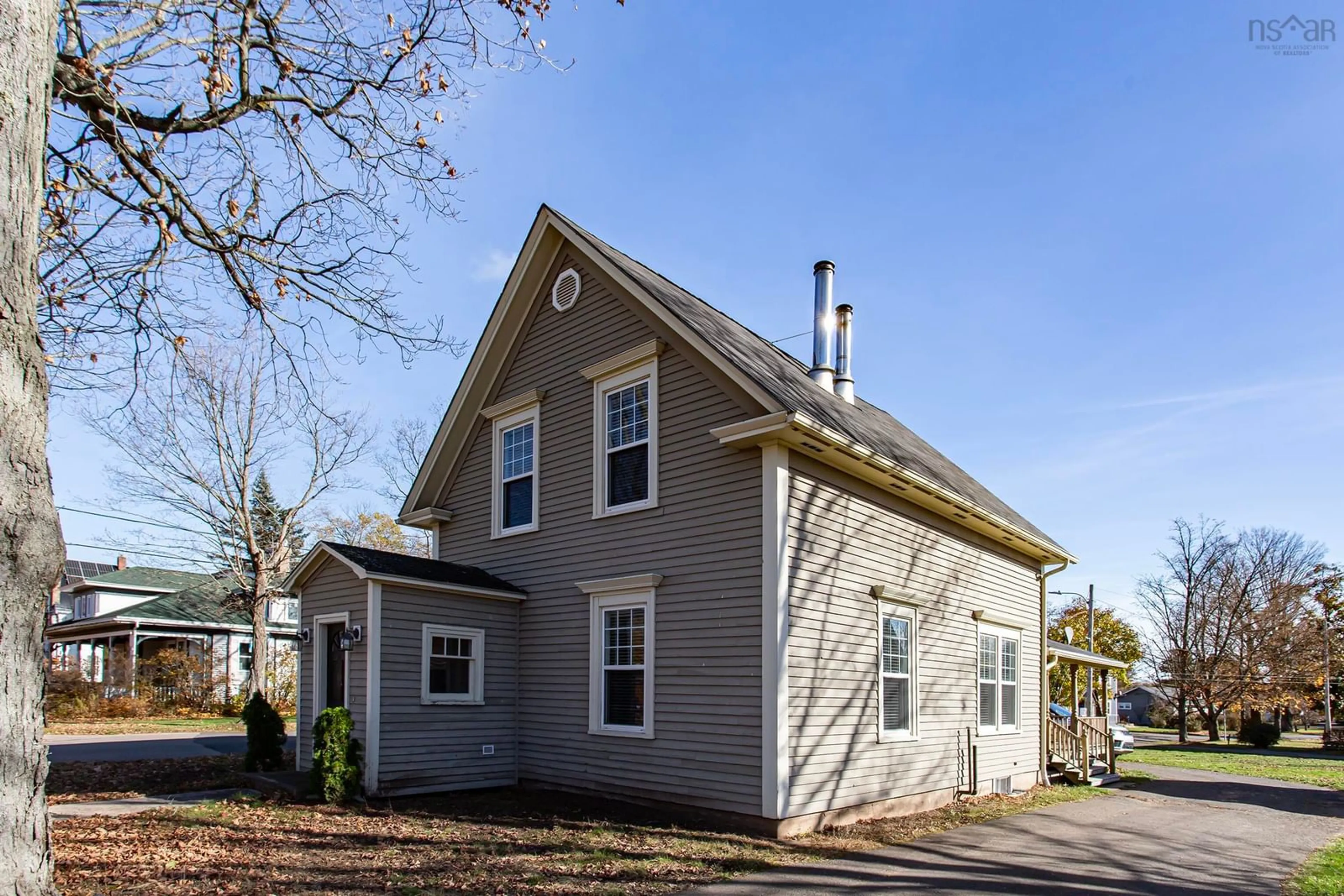 Home with vinyl exterior material, street for 352 Main St, Middleton Nova Scotia B0S 1P0