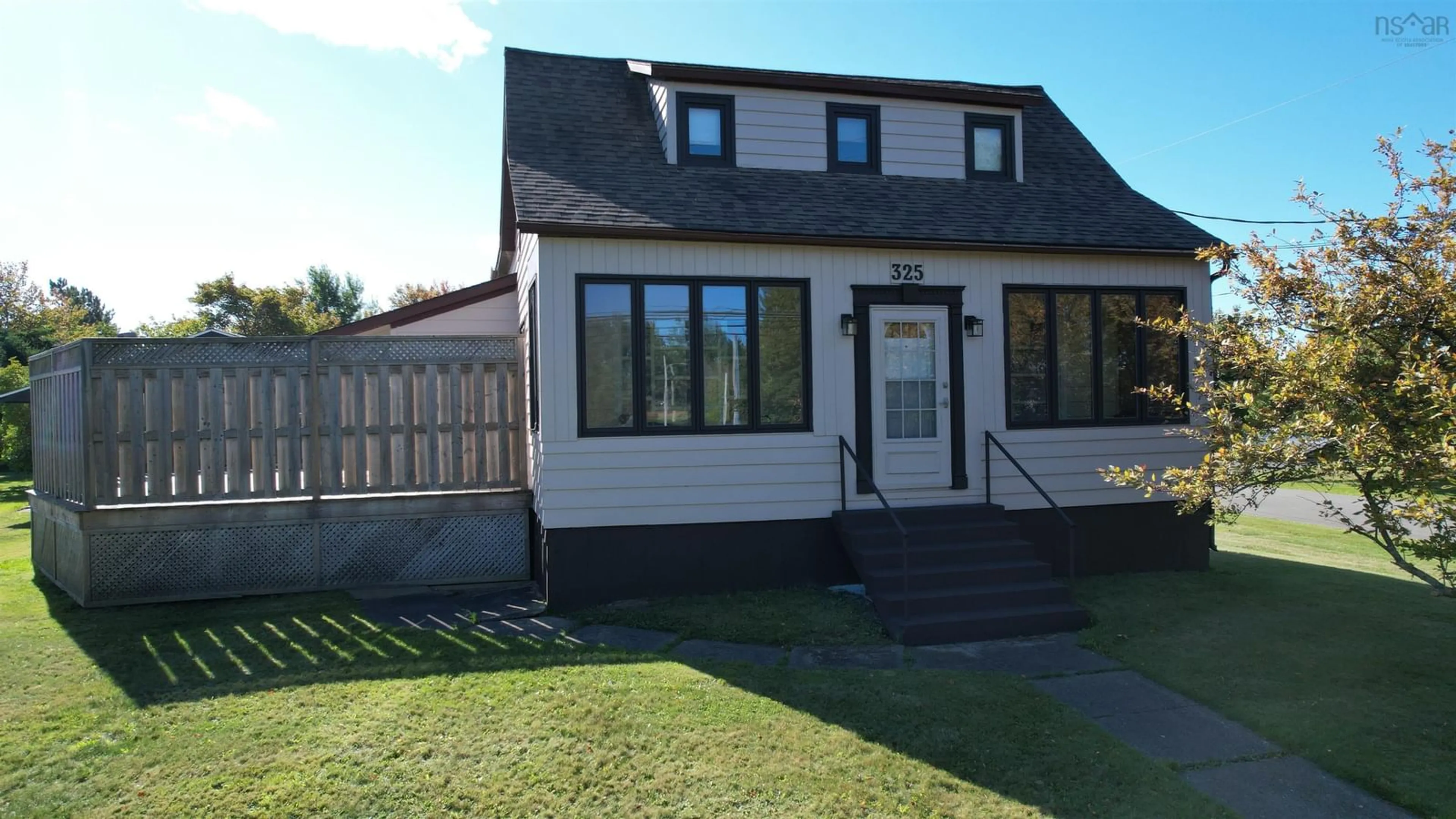 Home with vinyl exterior material, street for 325 Reserve St, Glace Bay Nova Scotia B1A 4W8
