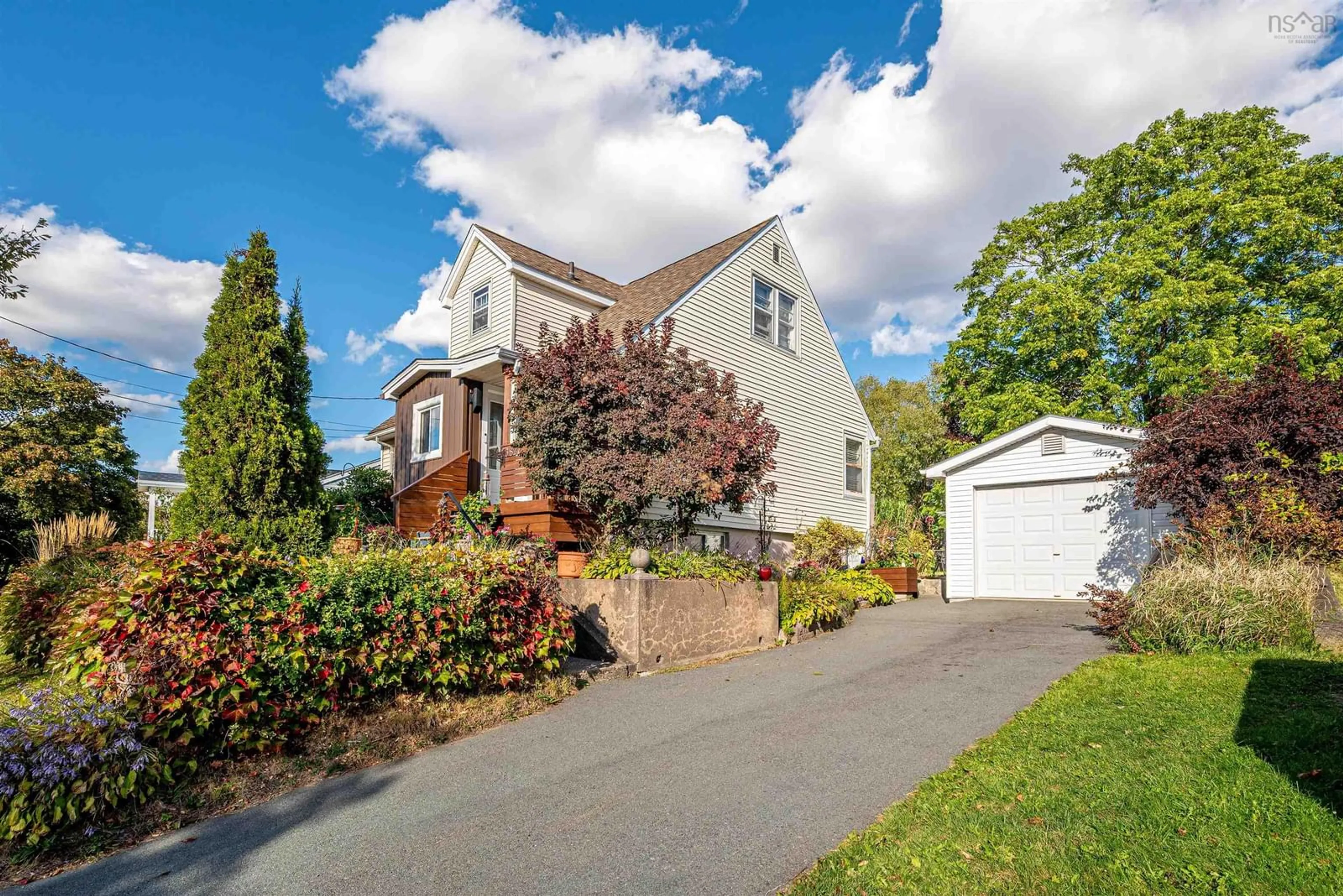 A pic from outside/outdoor area/front of a property/back of a property/a pic from drone, street for 3821 Basinview Dr, Halifax Nova Scotia B3K 5A2