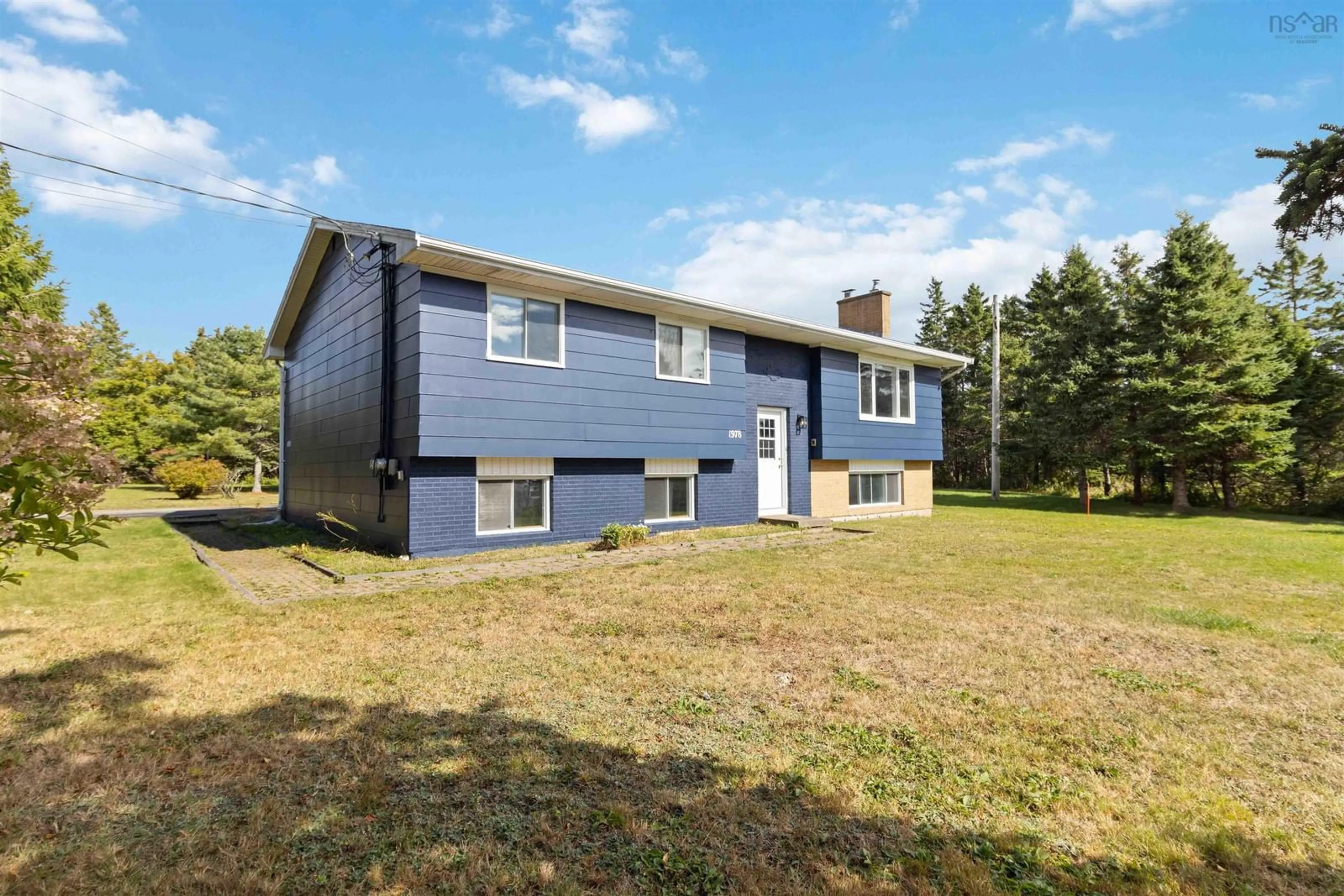 Home with vinyl exterior material, building for 1978 Caldwell Rd, Eastern Passage Nova Scotia B3G 1J1
