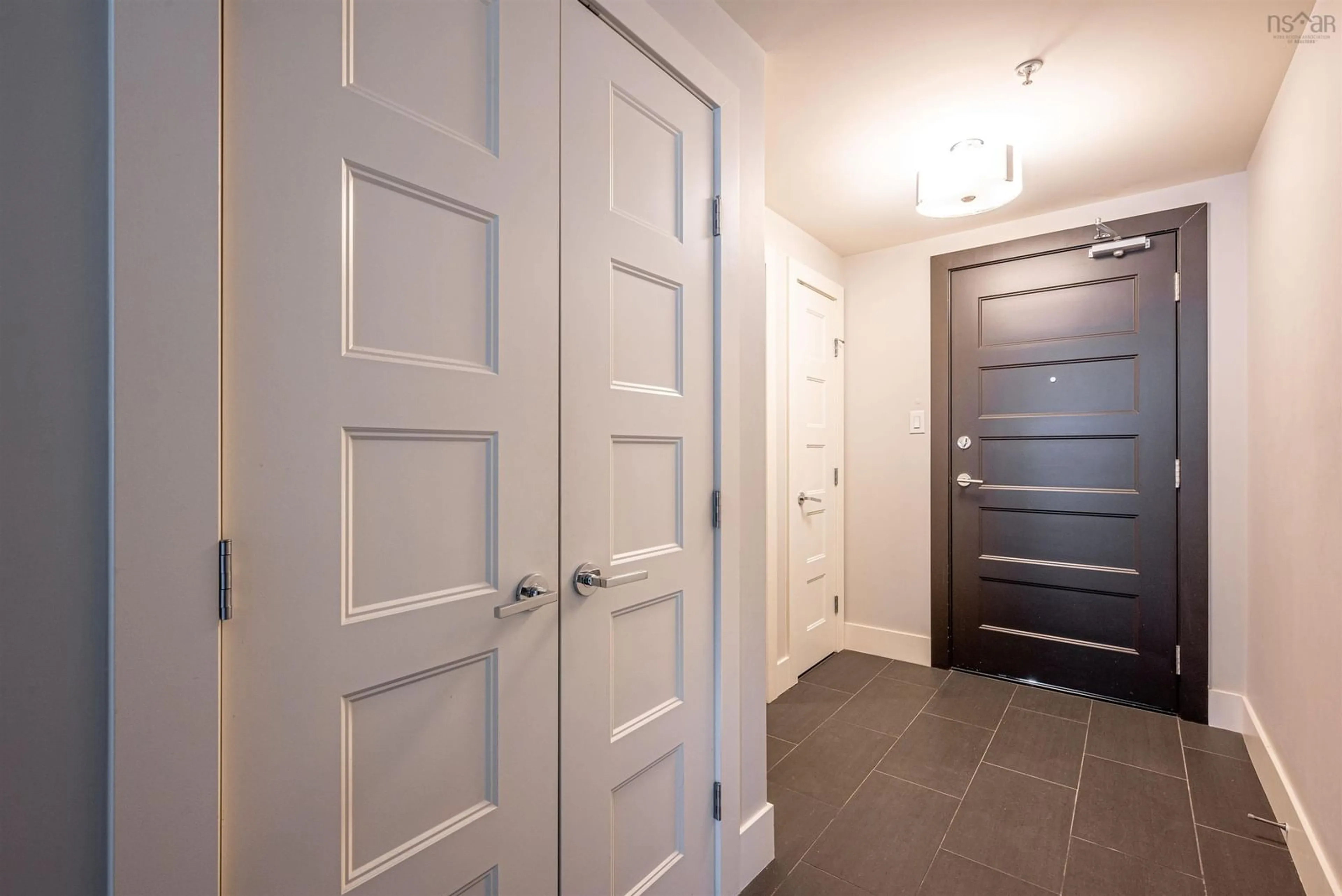 Indoor entryway for 403 15 Kings Wharf Place, Dartmouth Nova Scotia B2Y 0C2