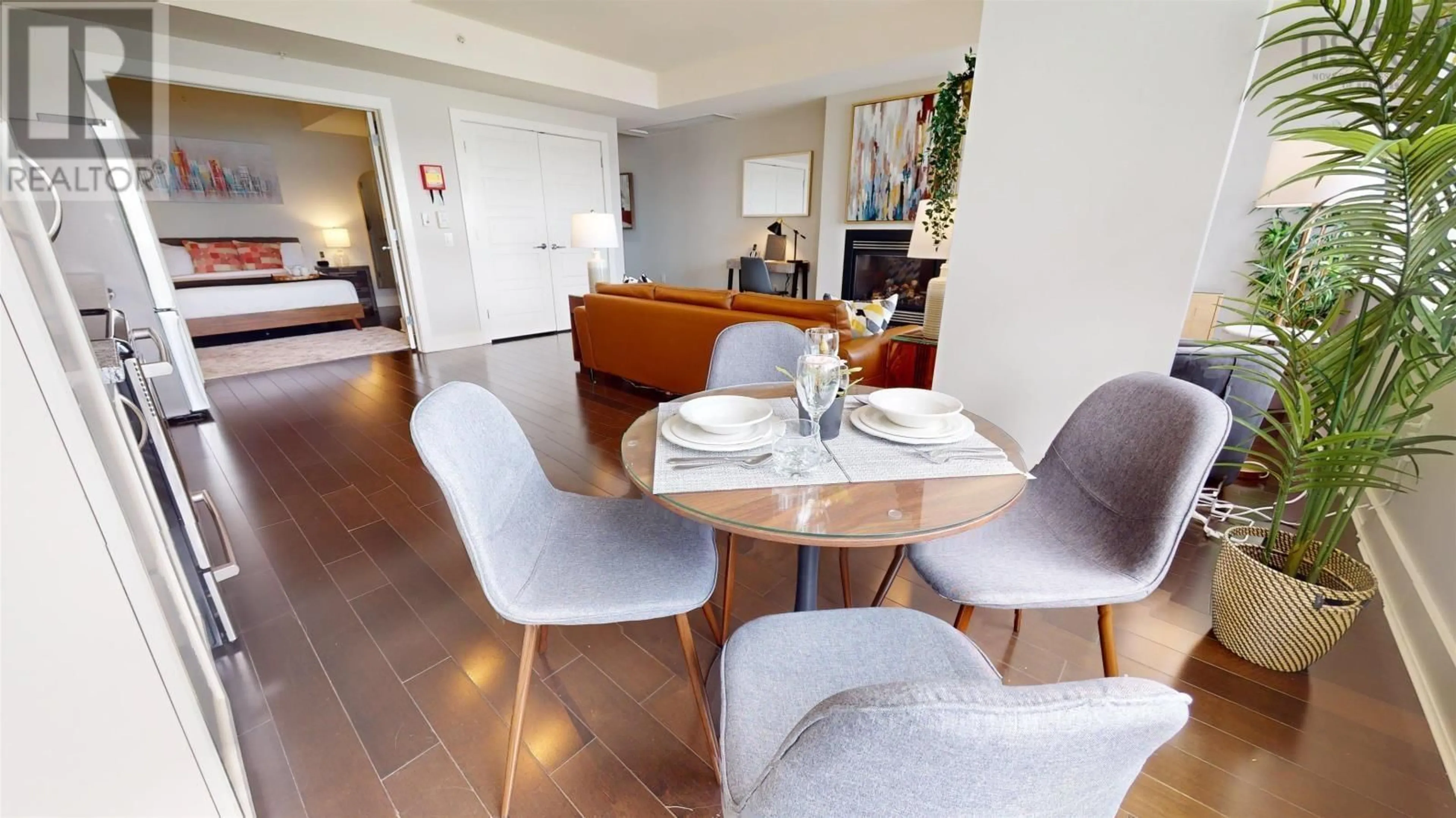 Dining room, wood/laminate floor for 605 31 Kings Wharf Place, Dartmouth Nova Scotia B2Y 0C1