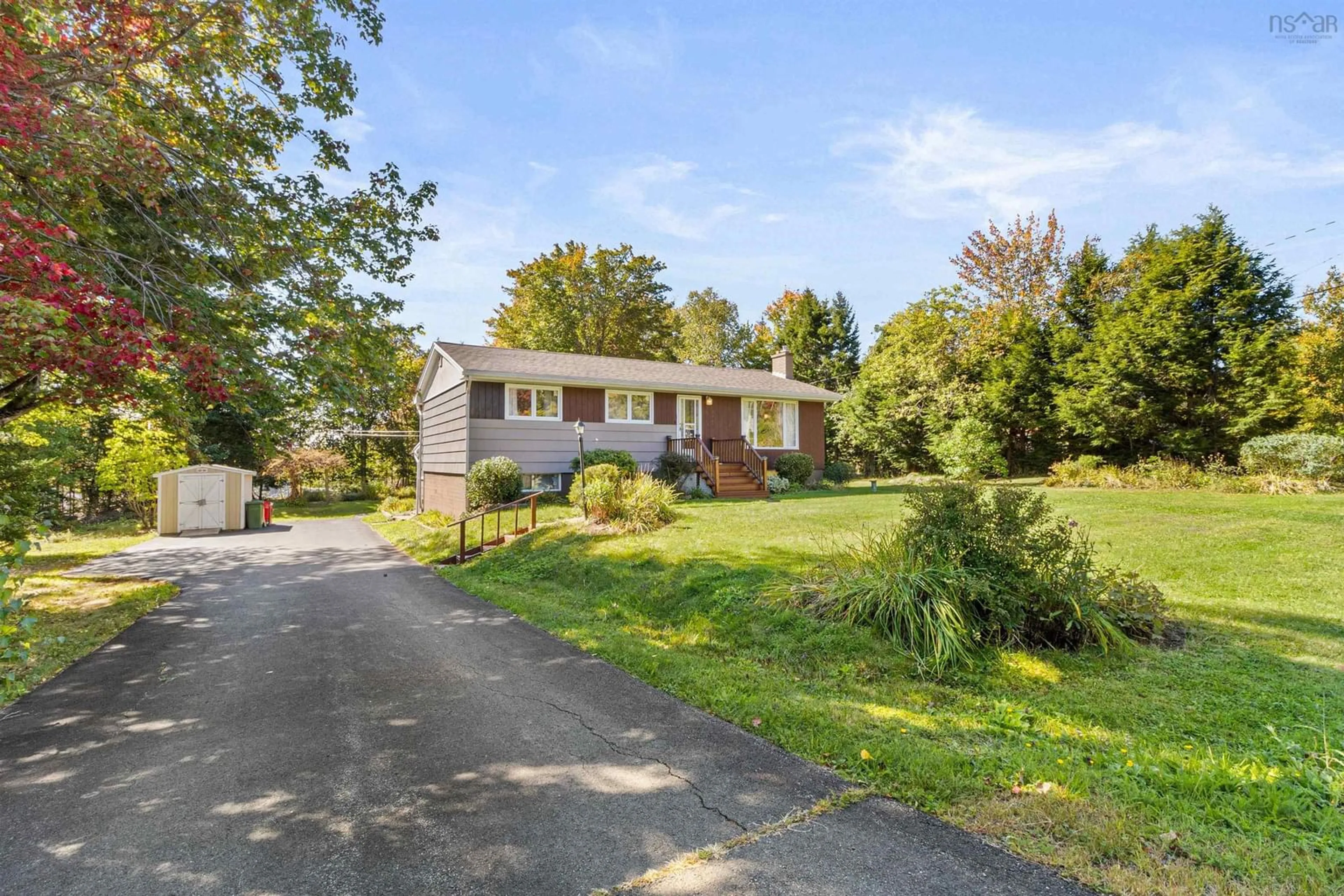A pic from outside/outdoor area/front of a property/back of a property/a pic from drone, street for 1059 Fall River Rd, Fall River Nova Scotia B2T 1E9