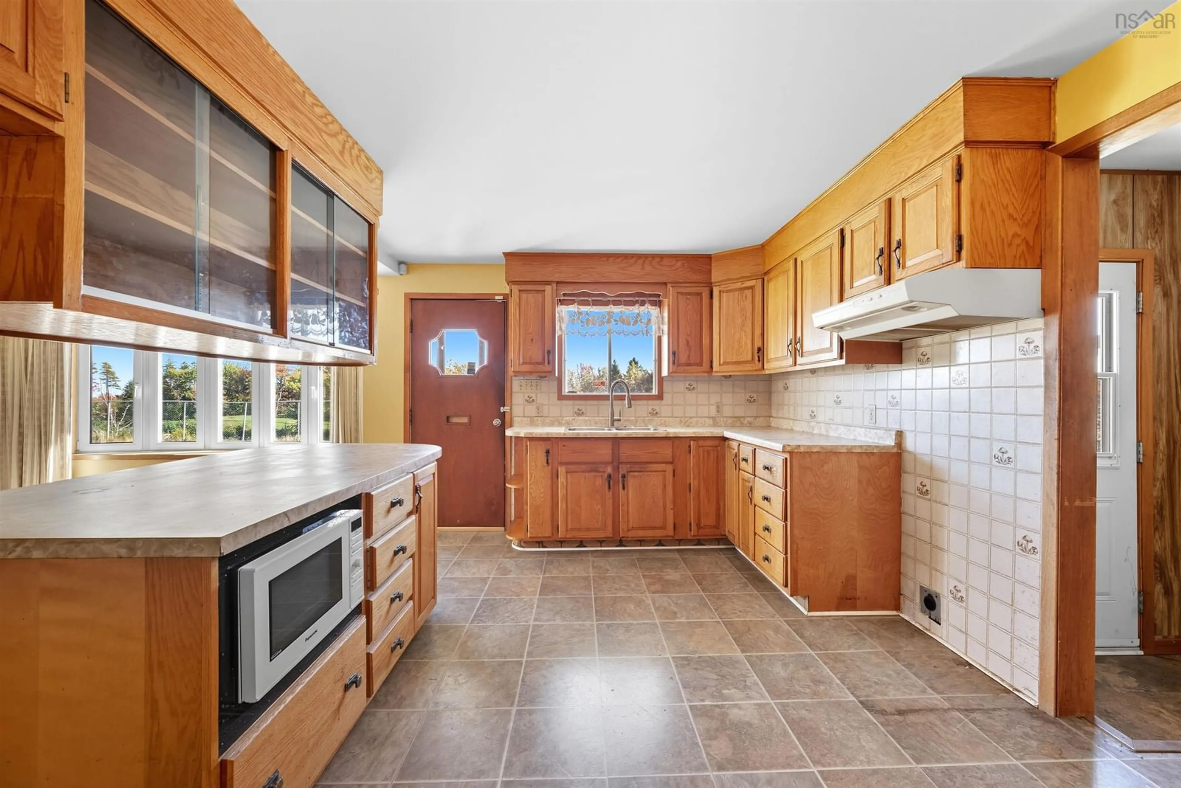 Standard kitchen, ceramic/tile floor for 125 School Ave, Fairview Nova Scotia B3N 2E1