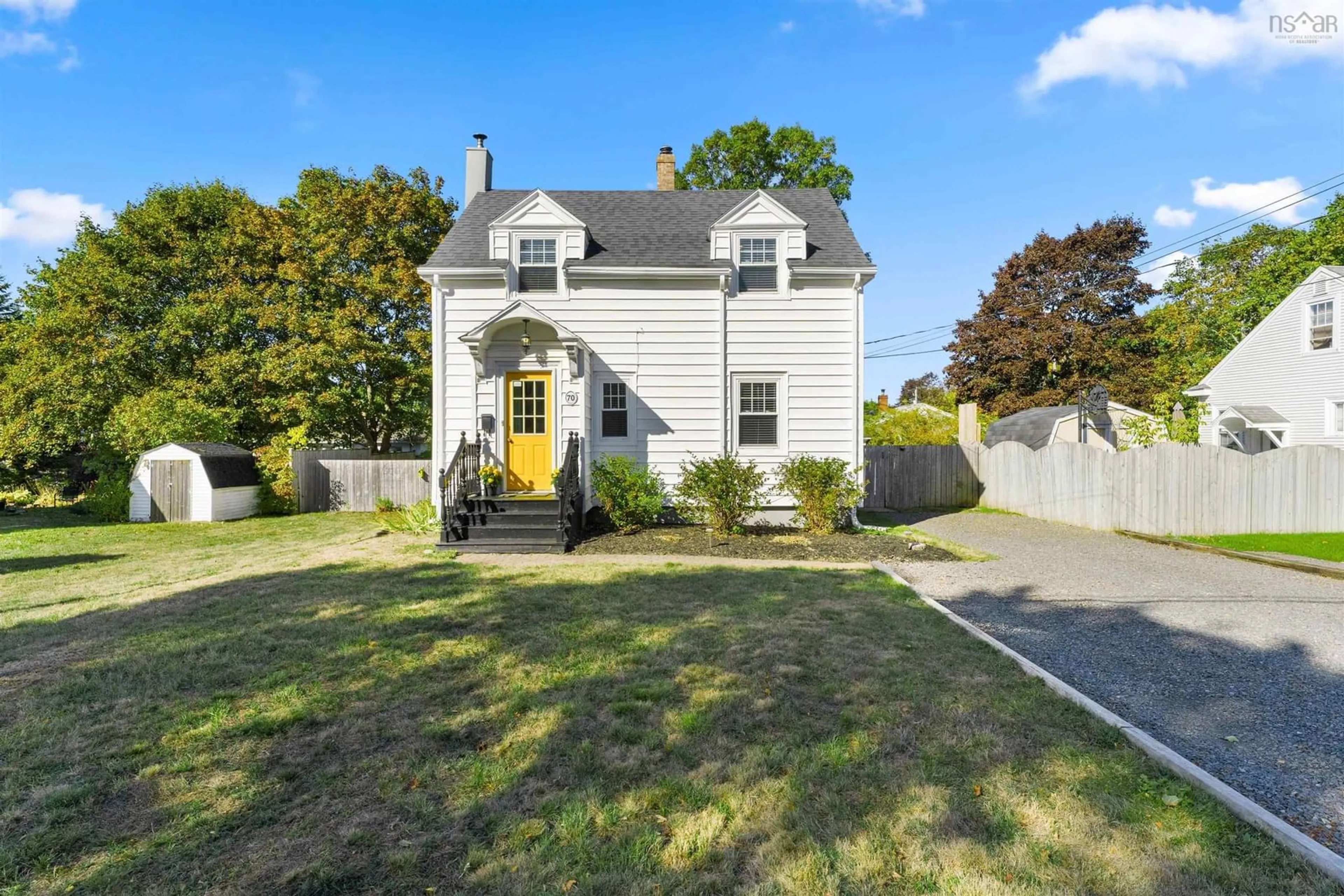 A pic from outside/outdoor area/front of a property/back of a property/a pic from drone, street for 70 Oakdene Ave, Kentville Nova Scotia B4N 2B9