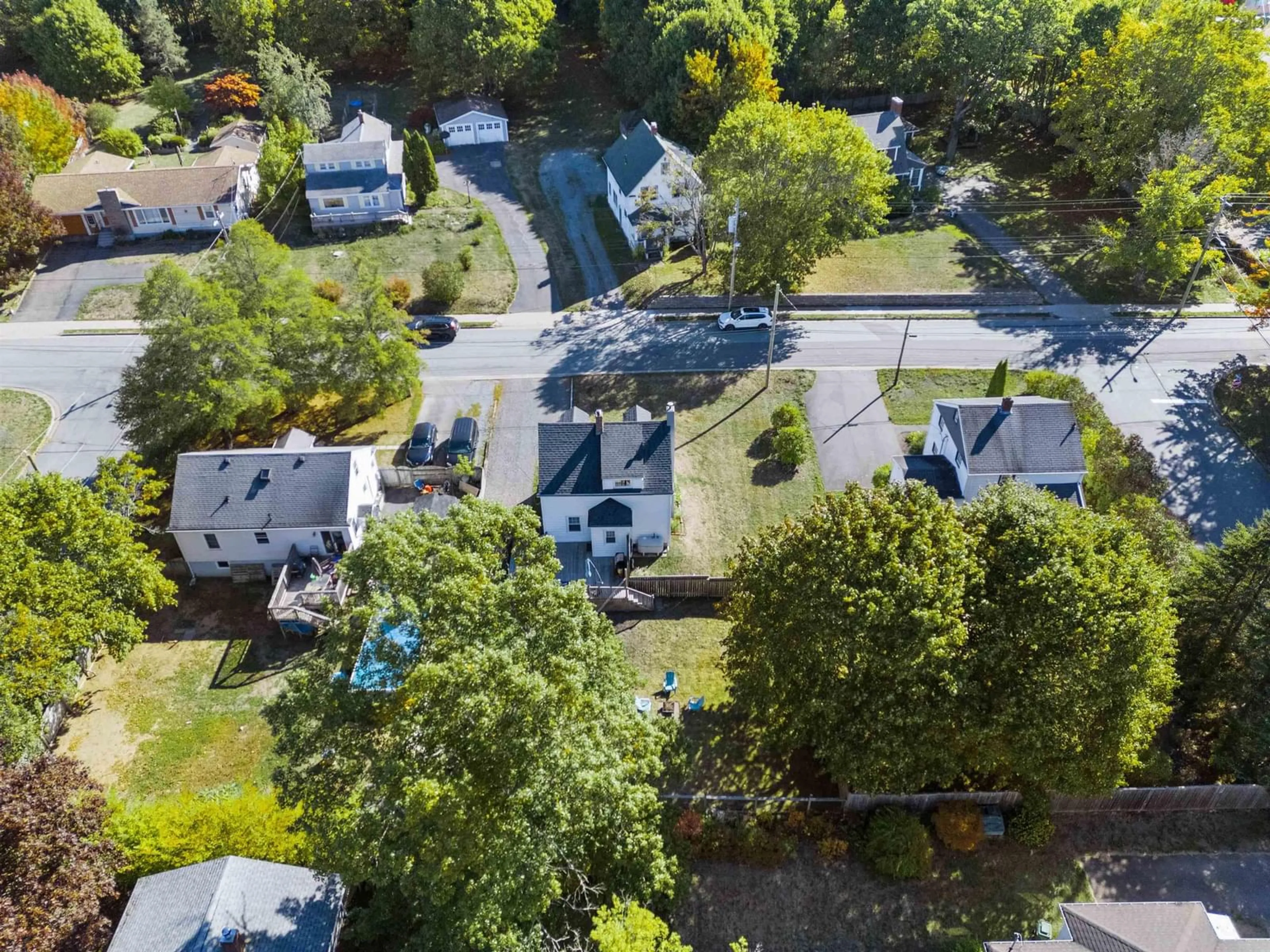 A pic from outside/outdoor area/front of a property/back of a property/a pic from drone, street for 70 Oakdene Ave, Kentville Nova Scotia B4N 2B9
