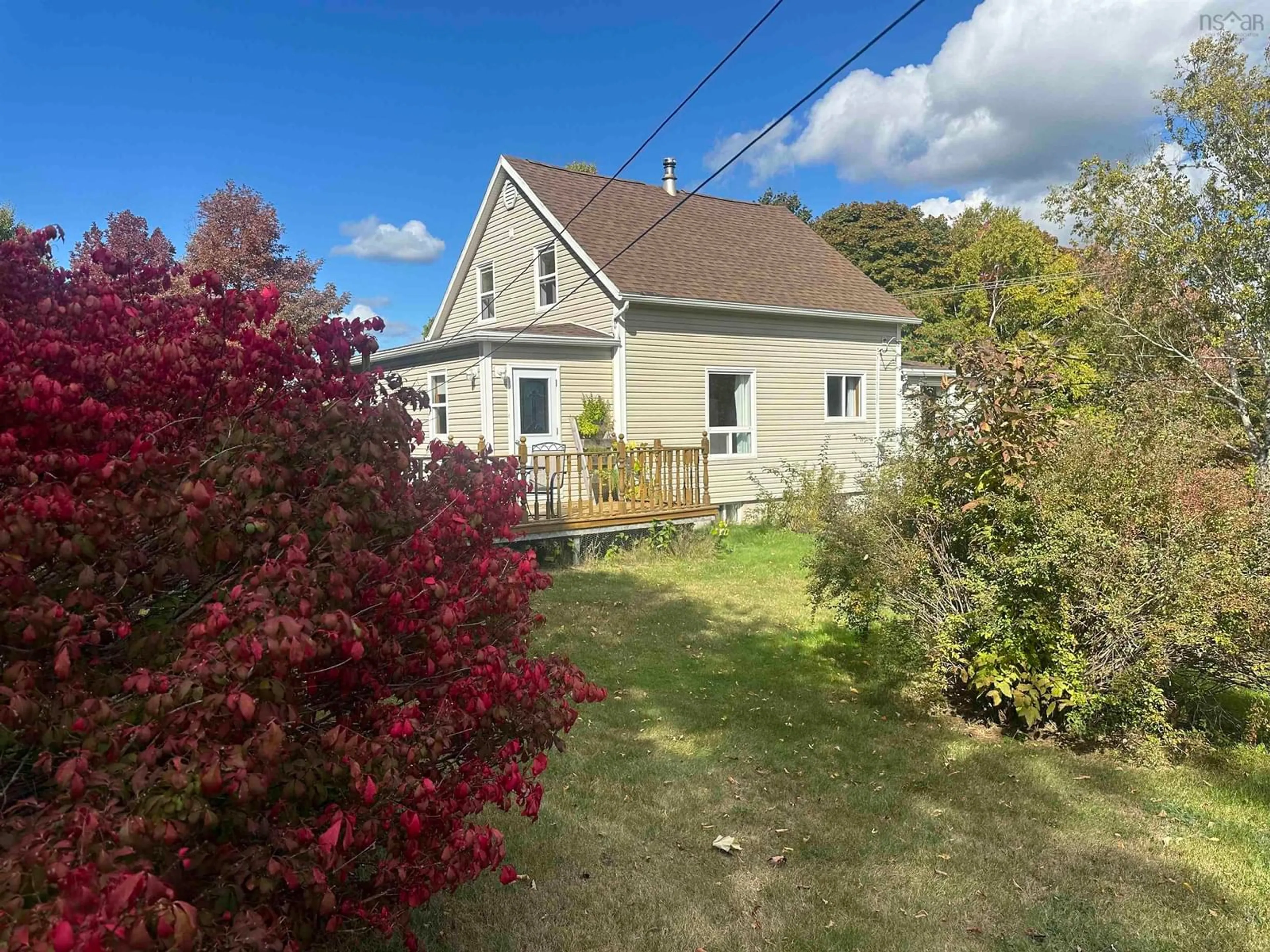 A pic from outside/outdoor area/front of a property/back of a property/a pic from drone, street for 339 Murray St, Mulgrave Nova Scotia B0E 2G0